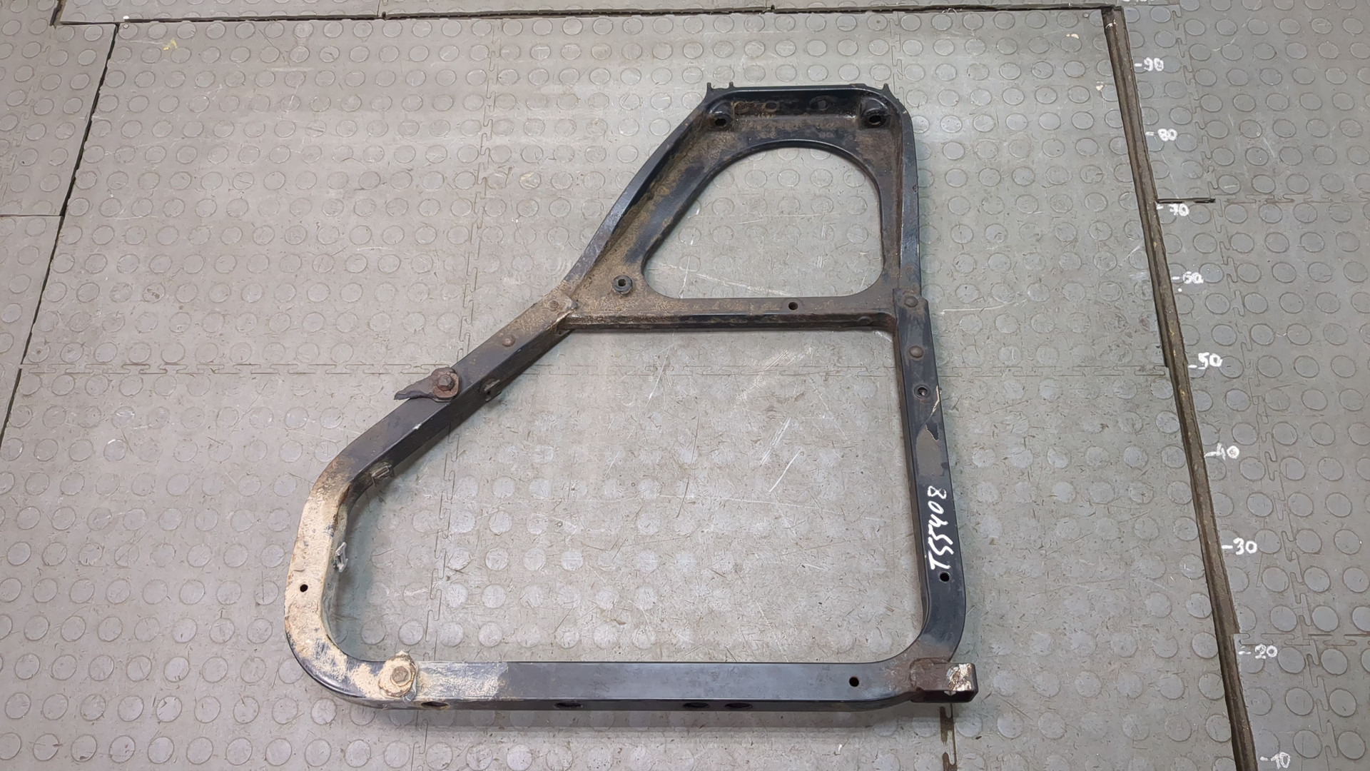 Кронштейн крепления крыла