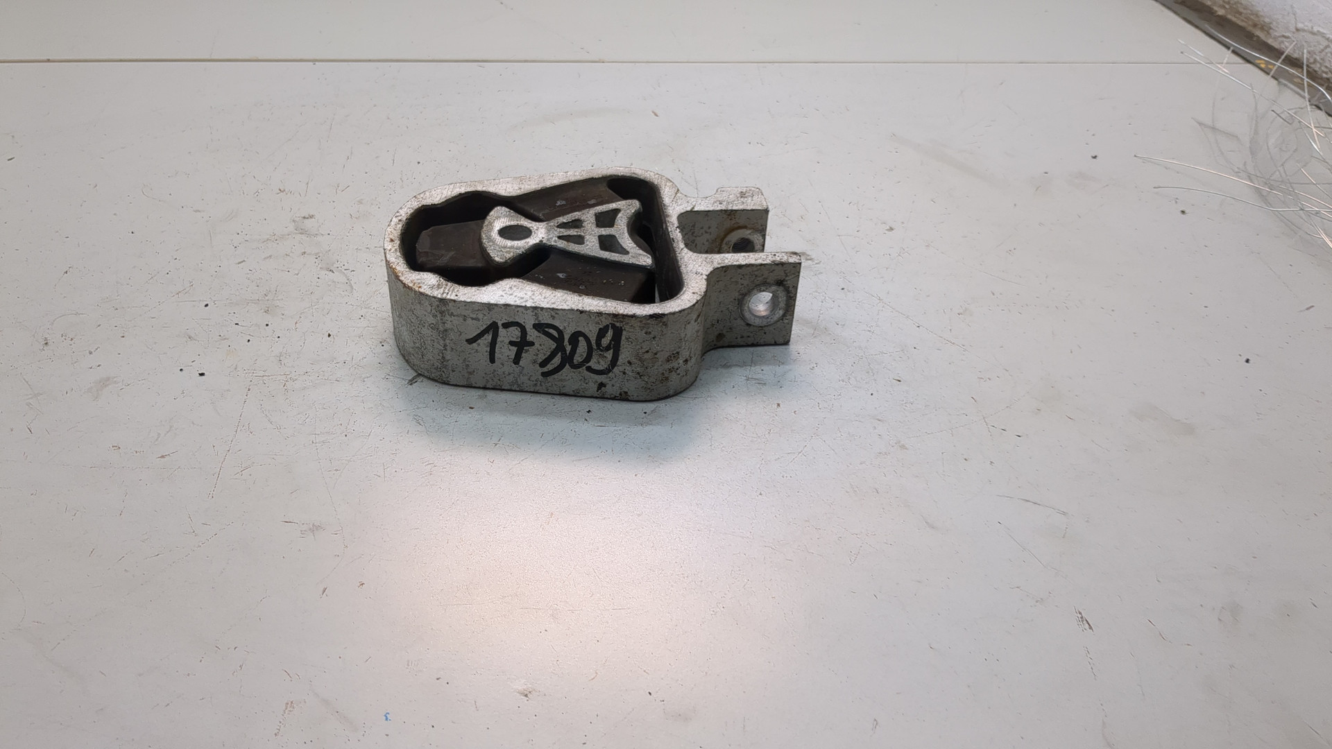 Опора двигателя