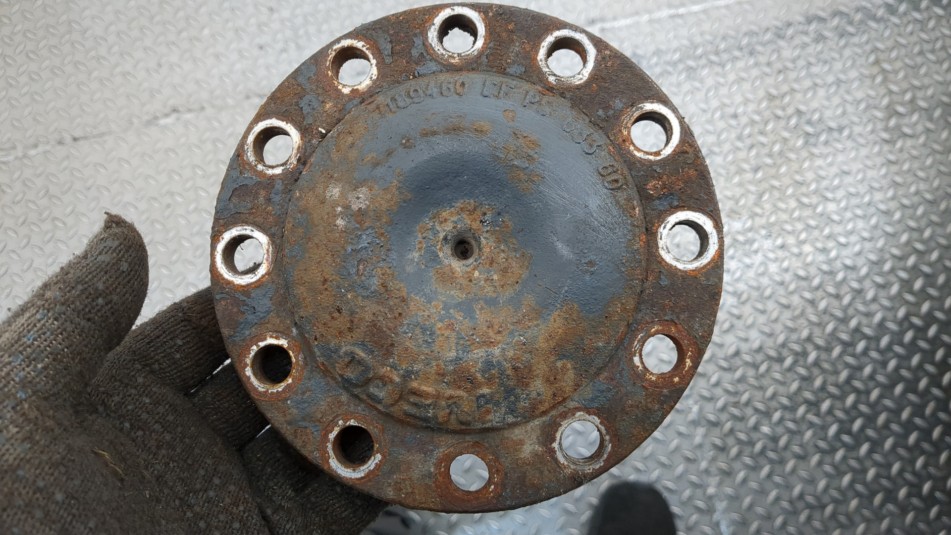 Полуось задняя