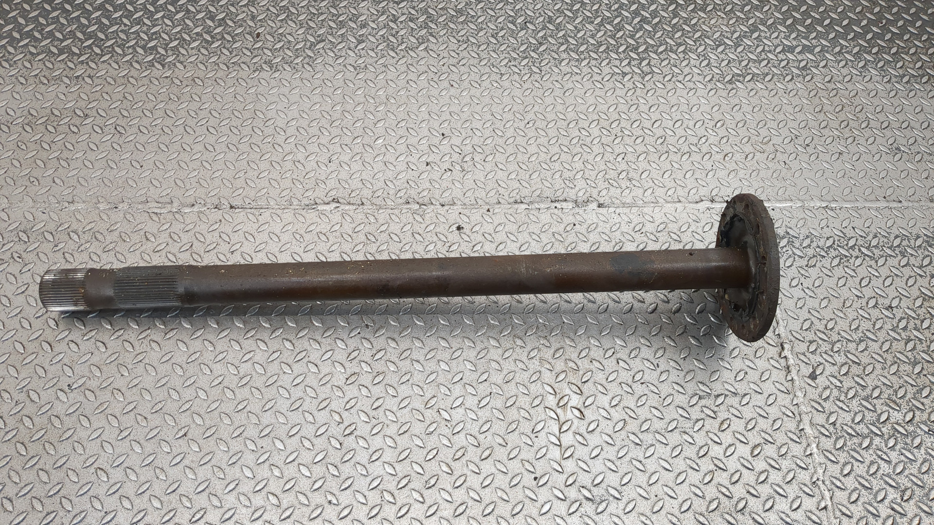 Полуось задняя левая