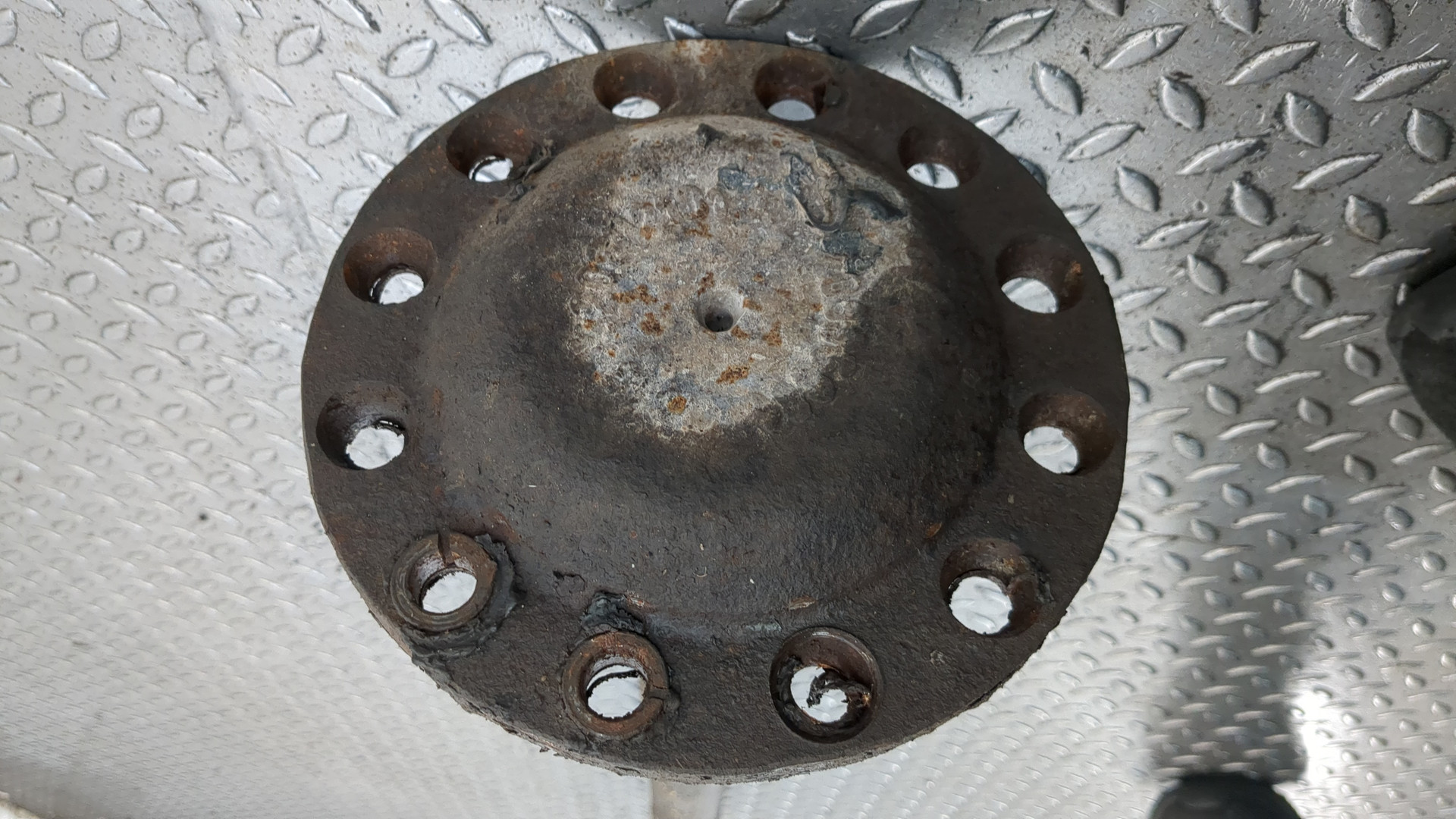 Полуось задняя левая