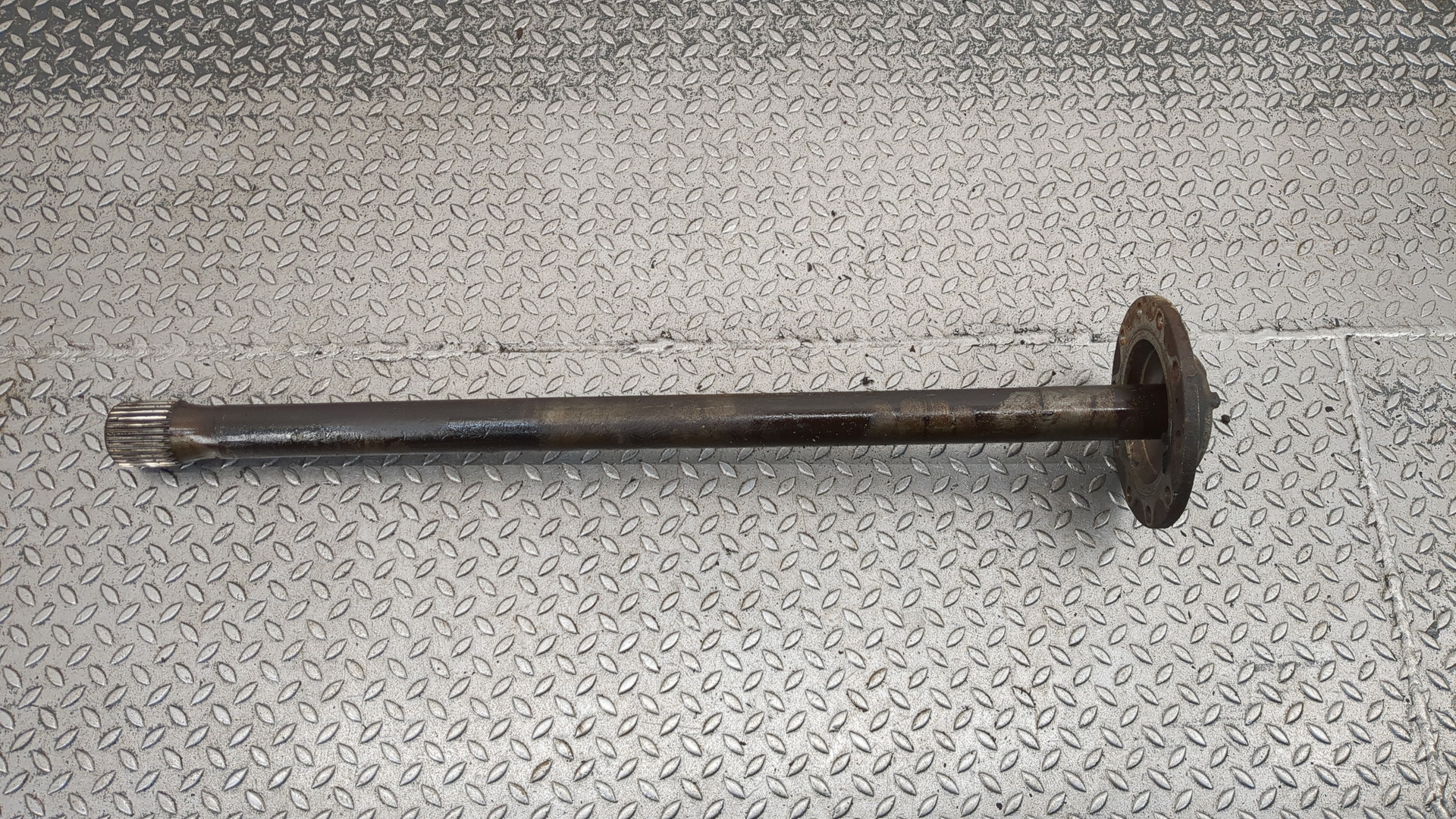 Полуось задняя левая