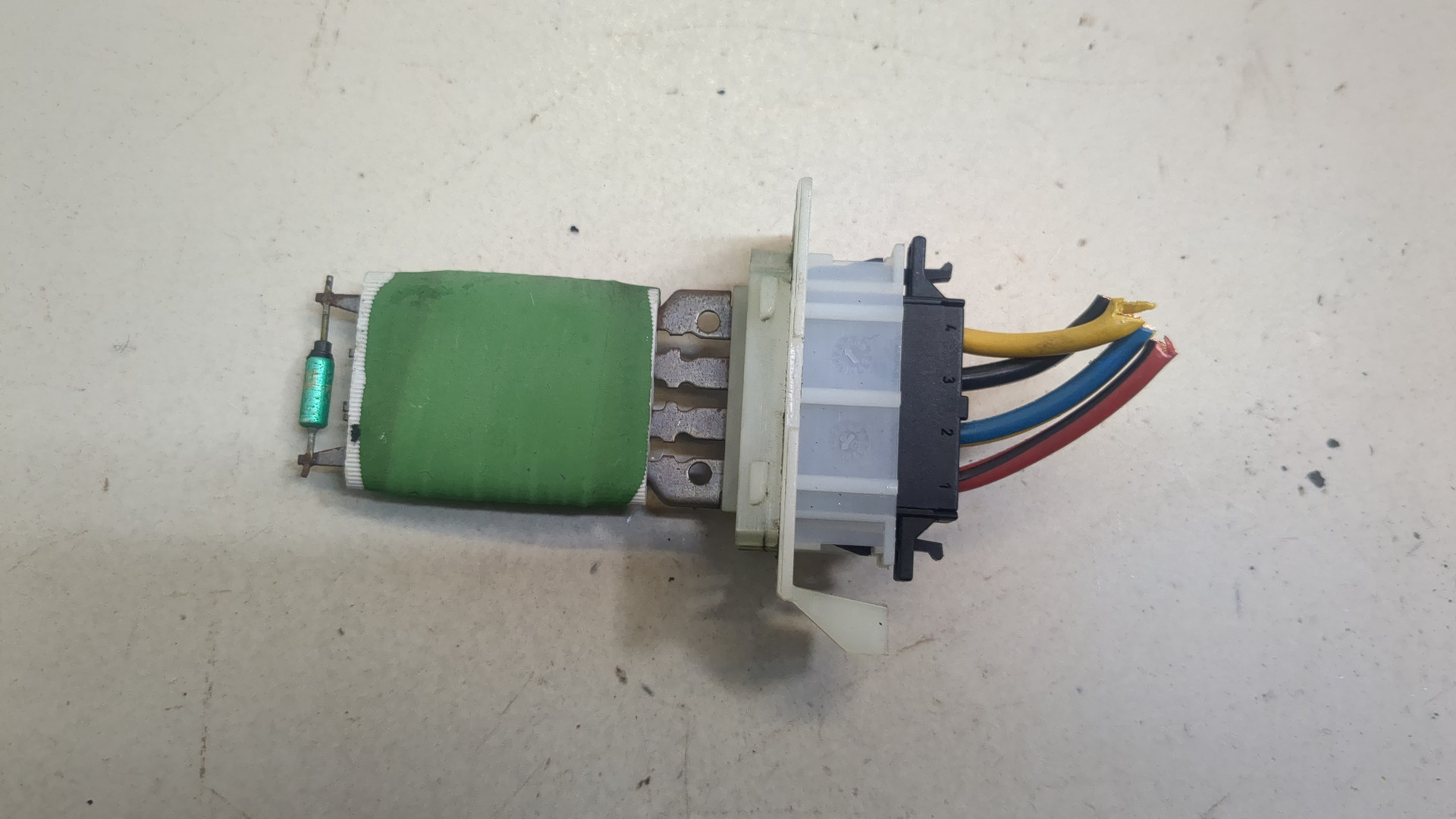 Резистор отопителя