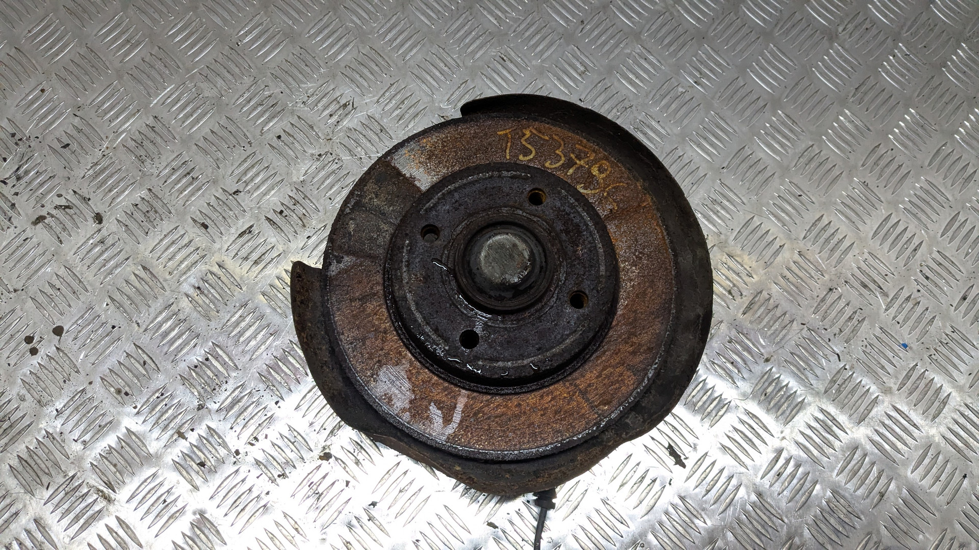 Кулак поворотный задний правый