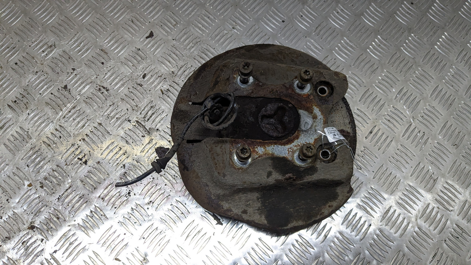 Кулак поворотный задний правый