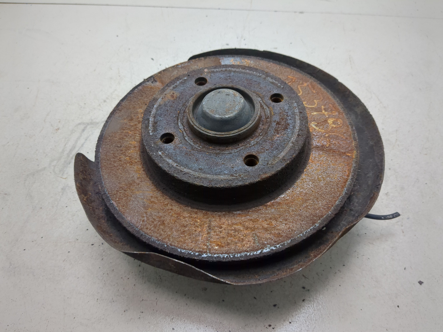 Кулак поворотный задний правый