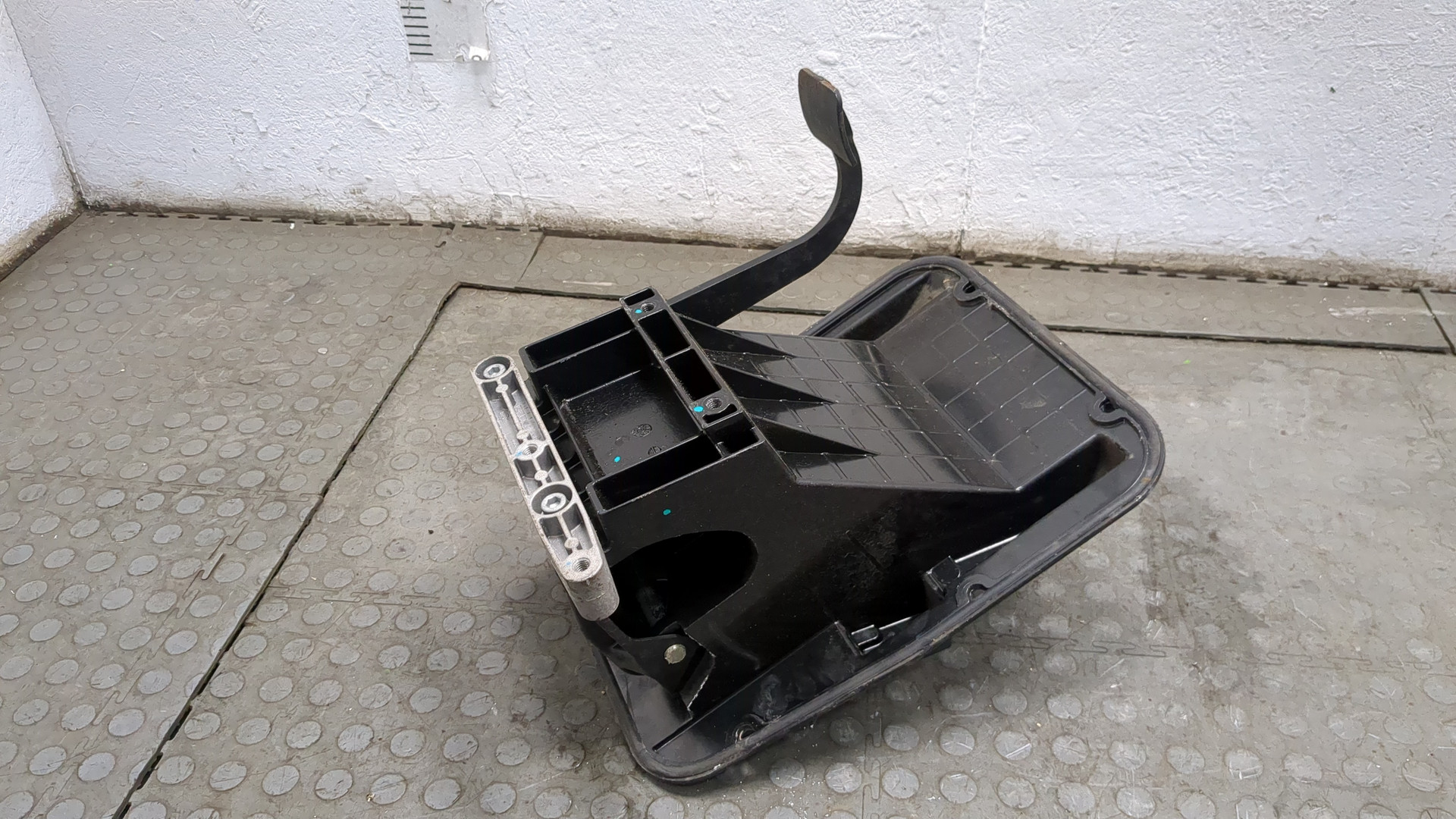 Кран тормозной главный