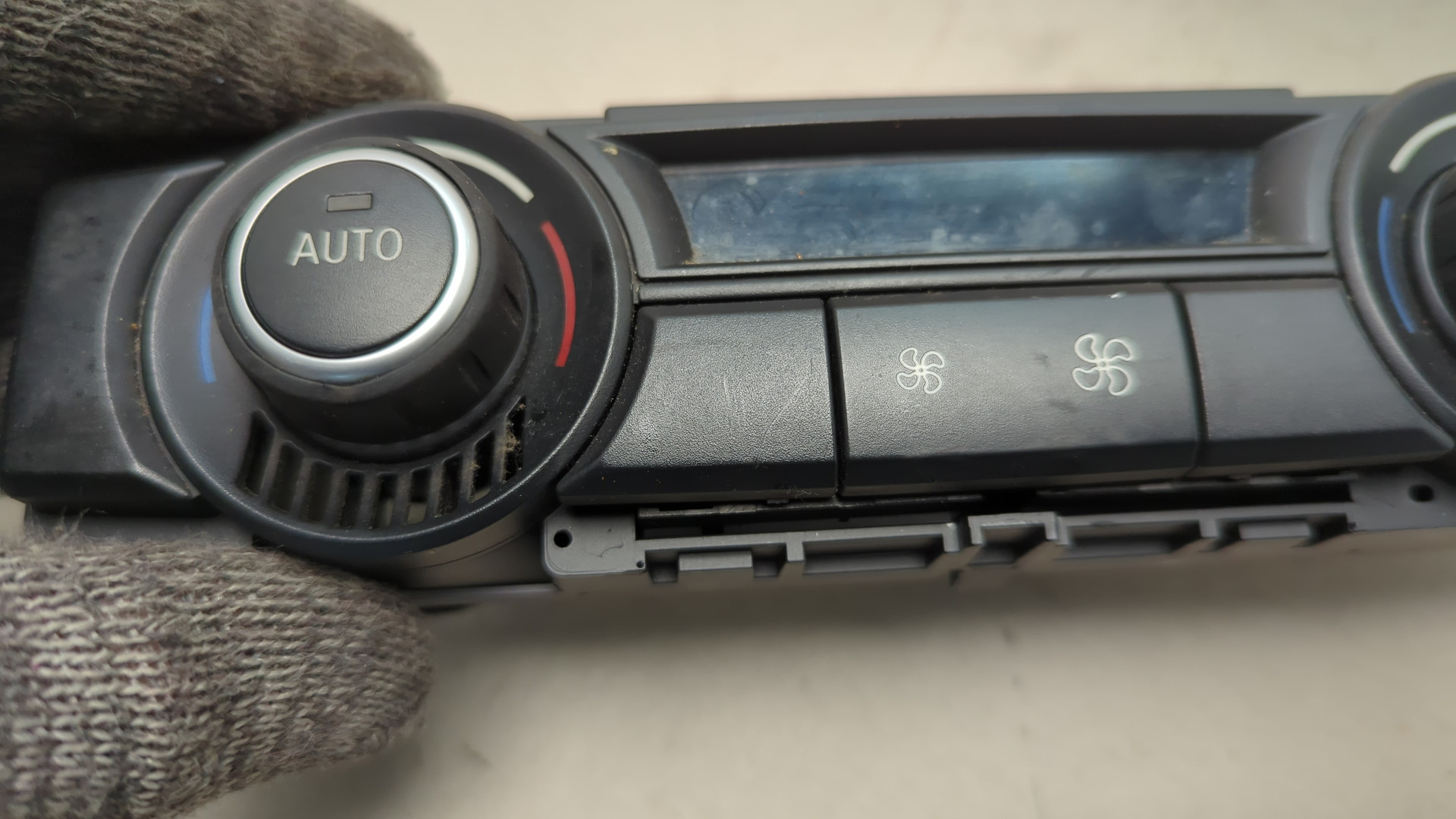 Переключатель отопителя