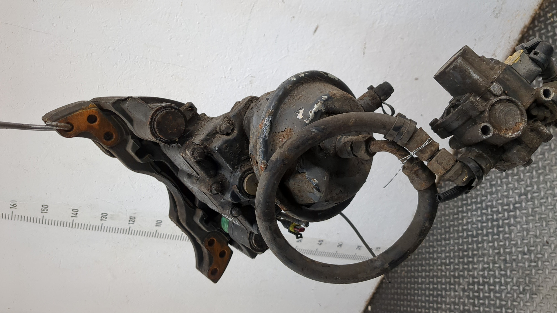 Суппорт передний правый