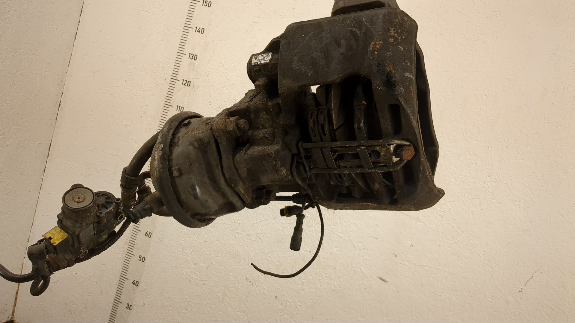 Суппорт передний правый