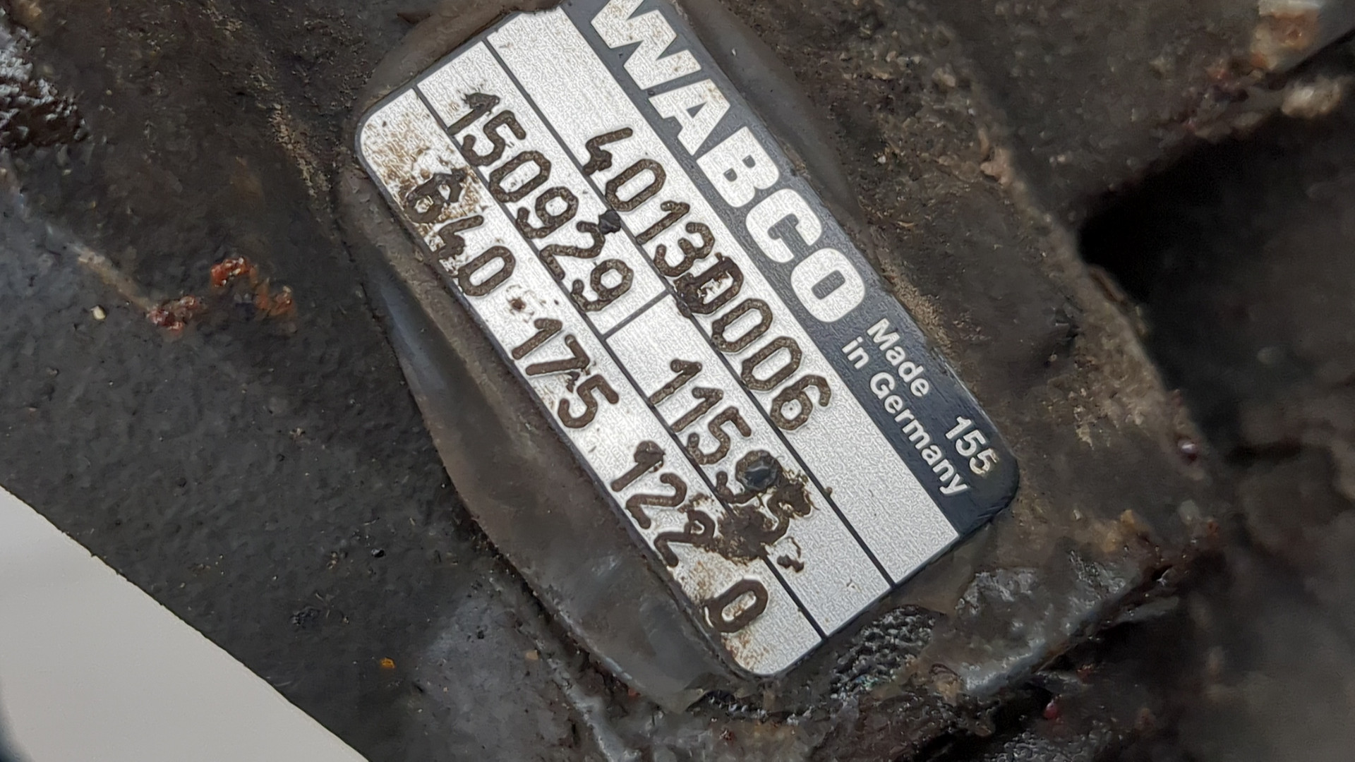 Суппорт передний правый