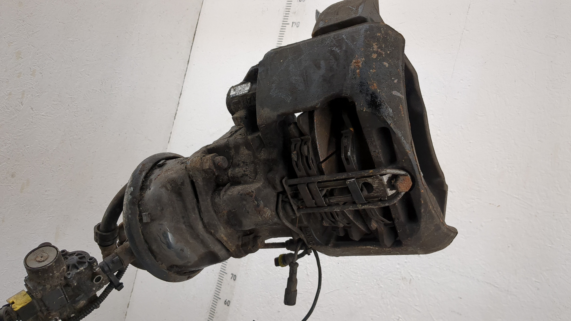 Суппорт передний правый