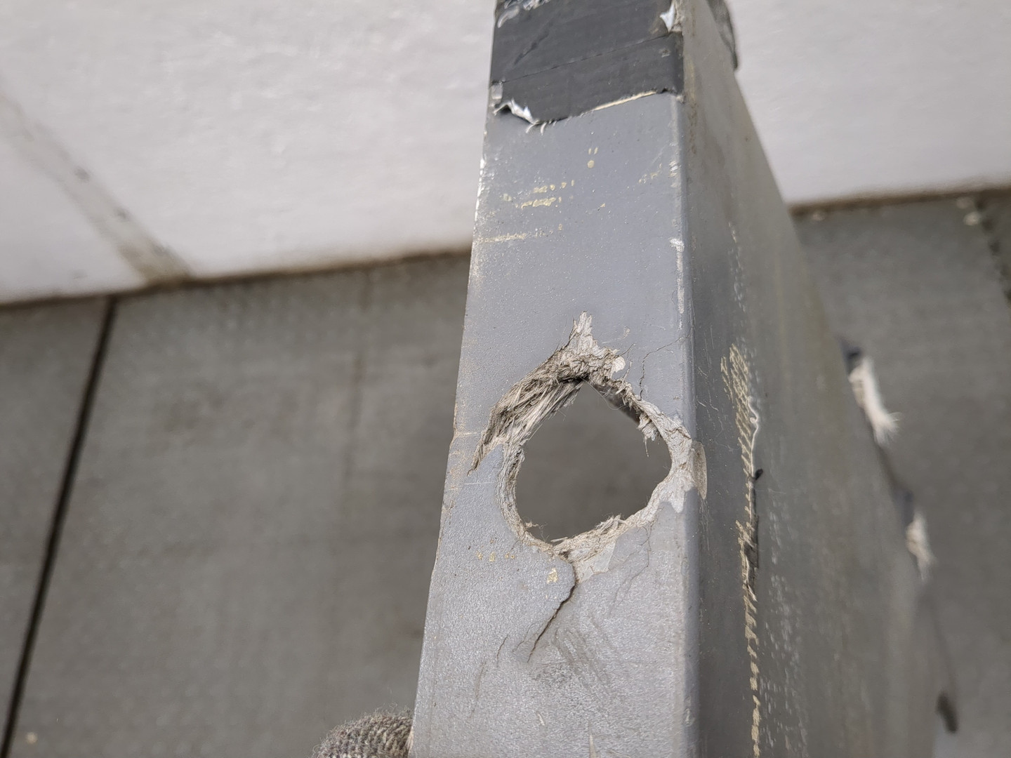 Крыло переднее правое