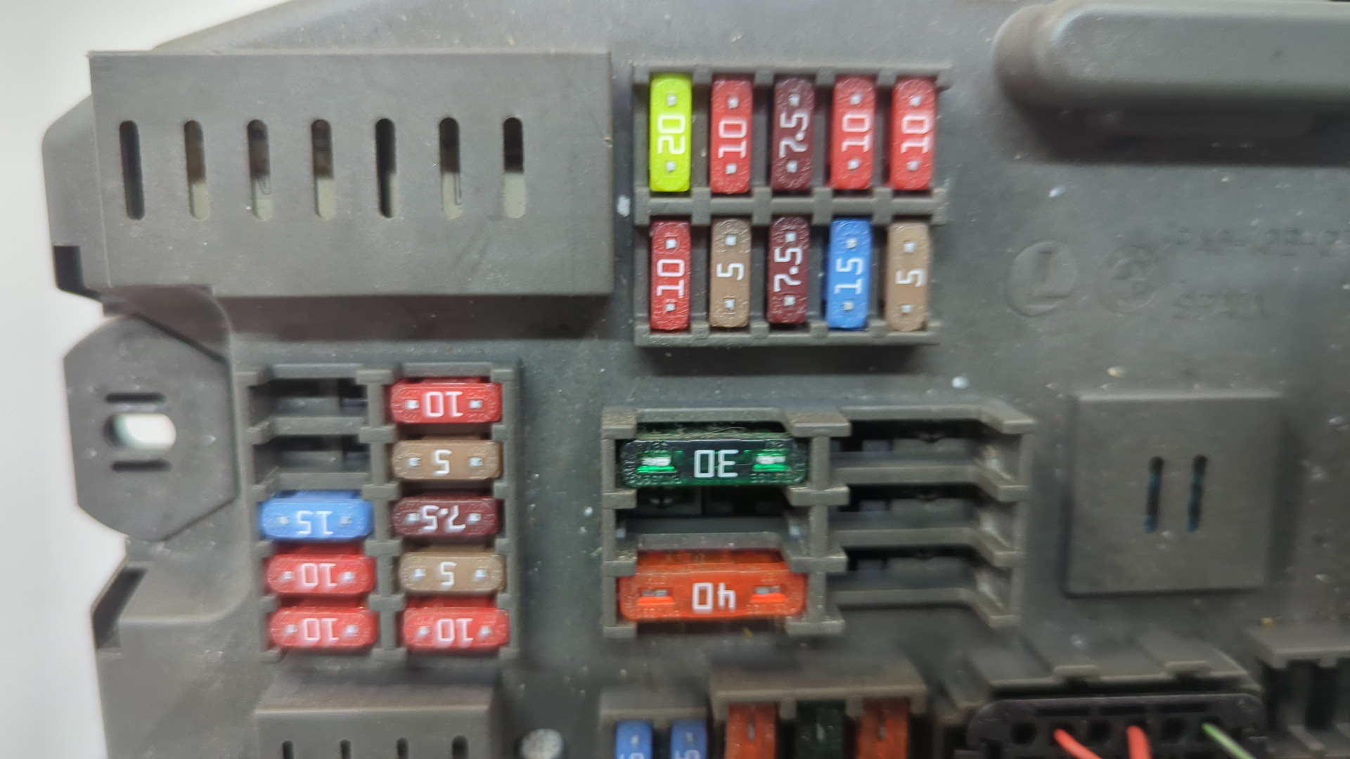 Блок предохранителей