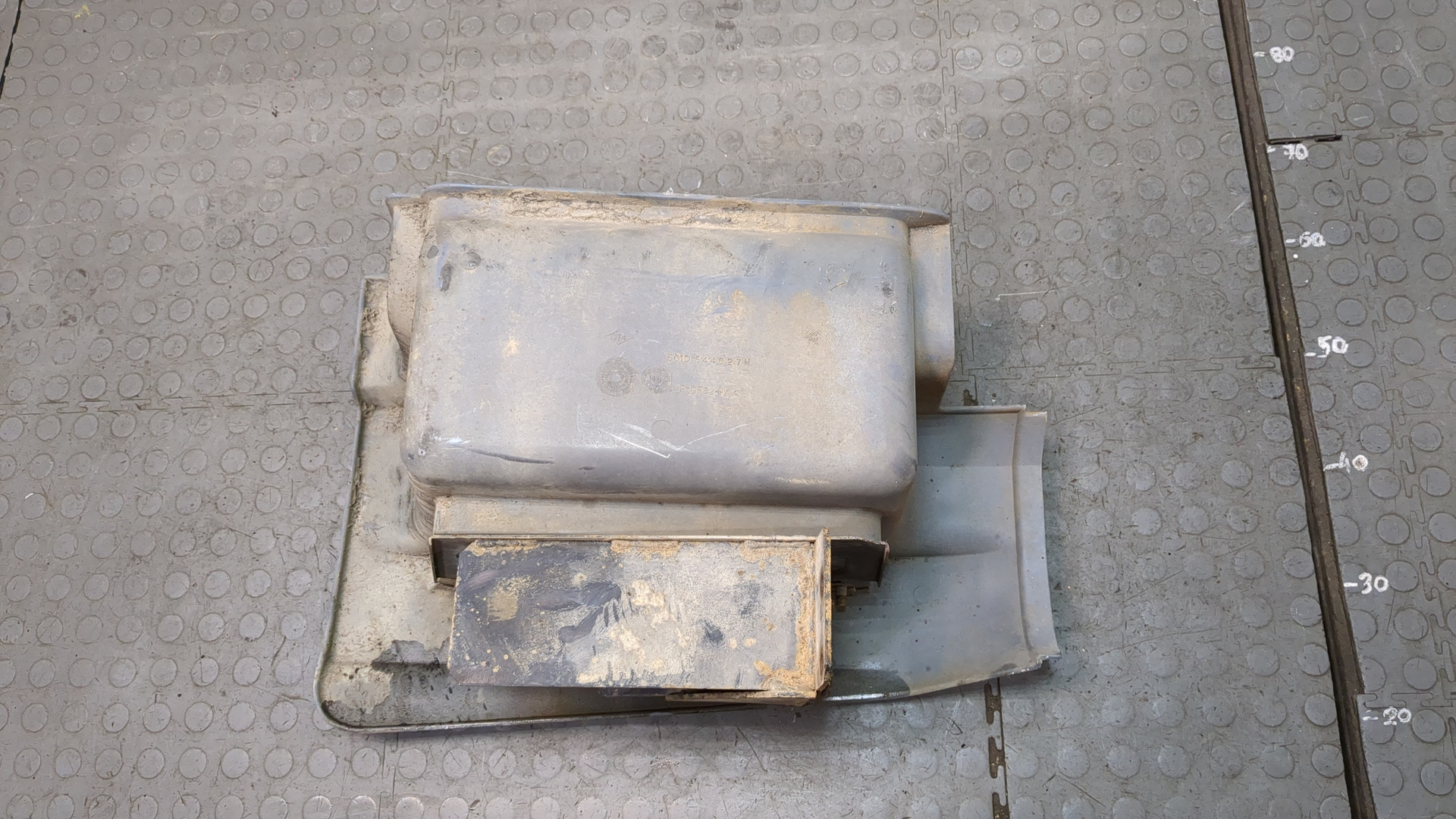 Подножка левая