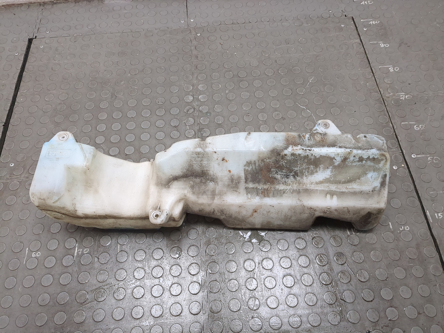 Бачок омывателя лобового стекла