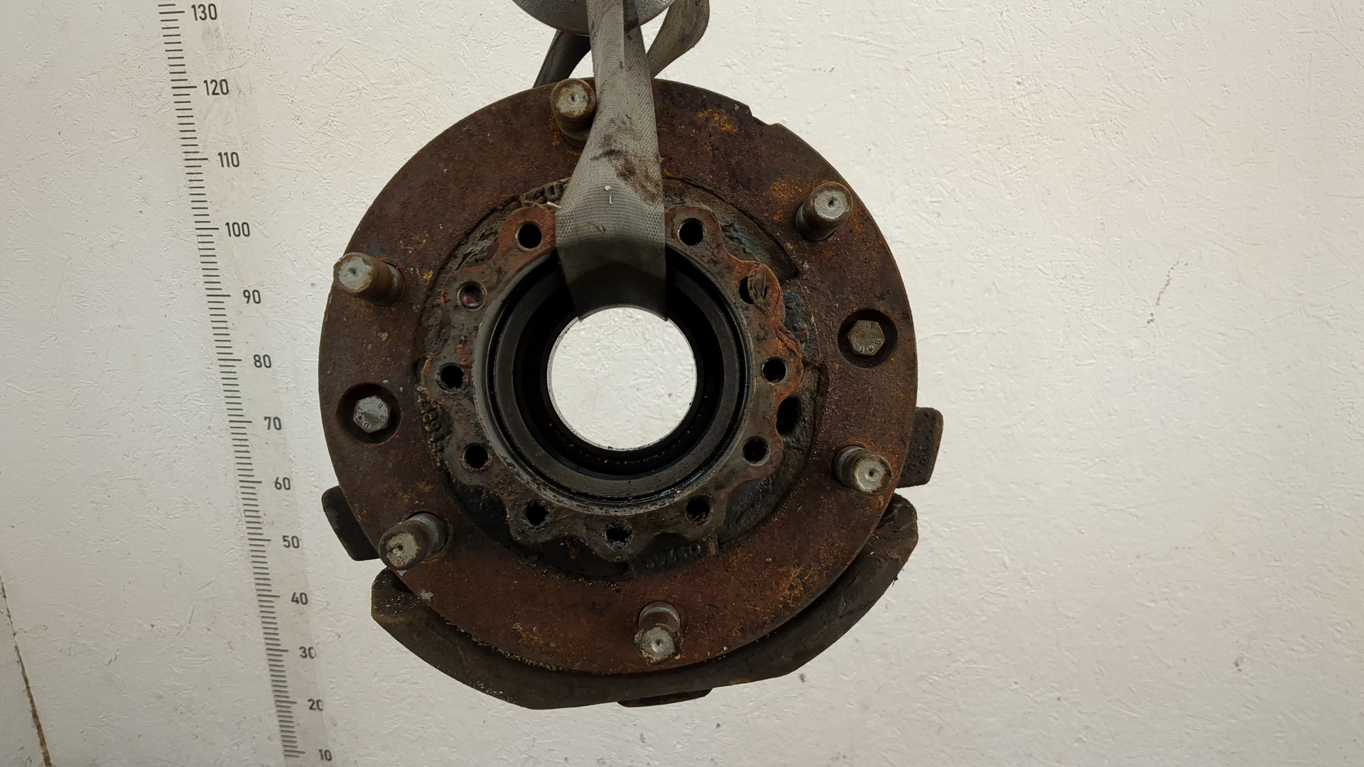 Кулак поворотный задний правый