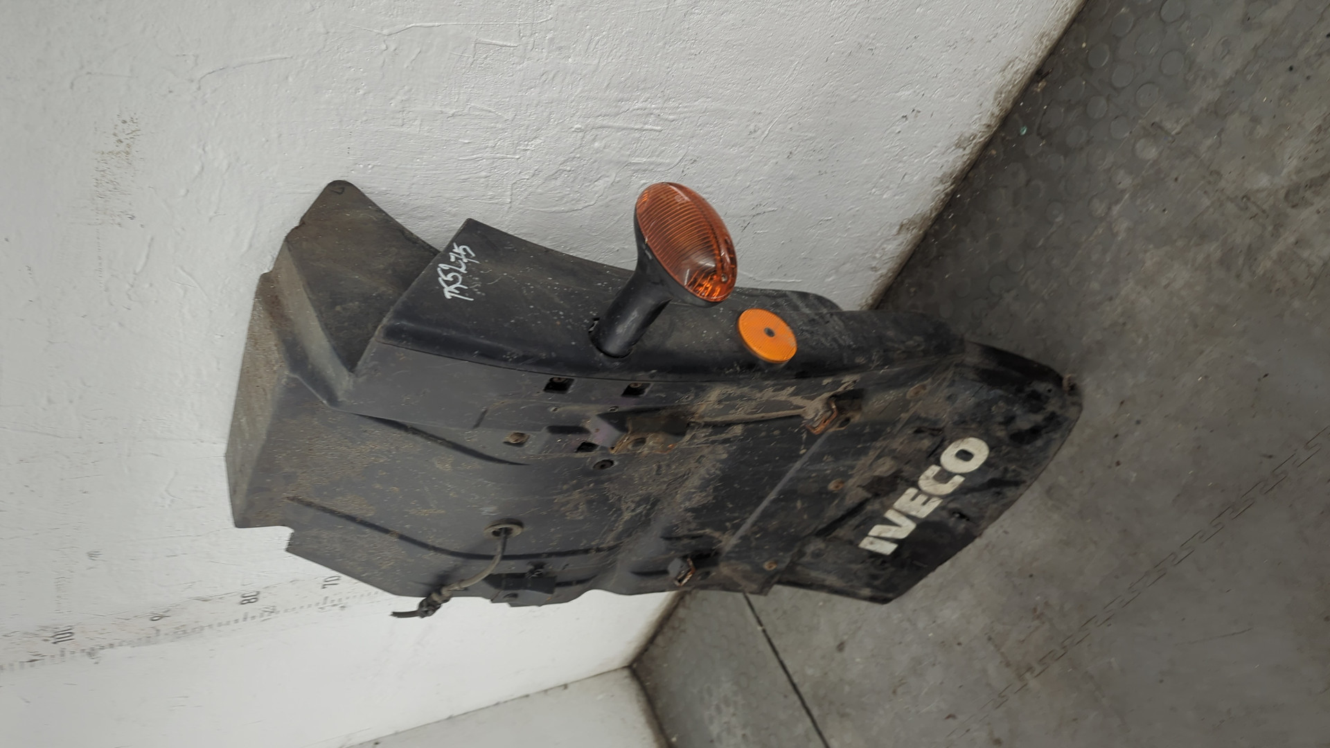 Крыло заднее правое