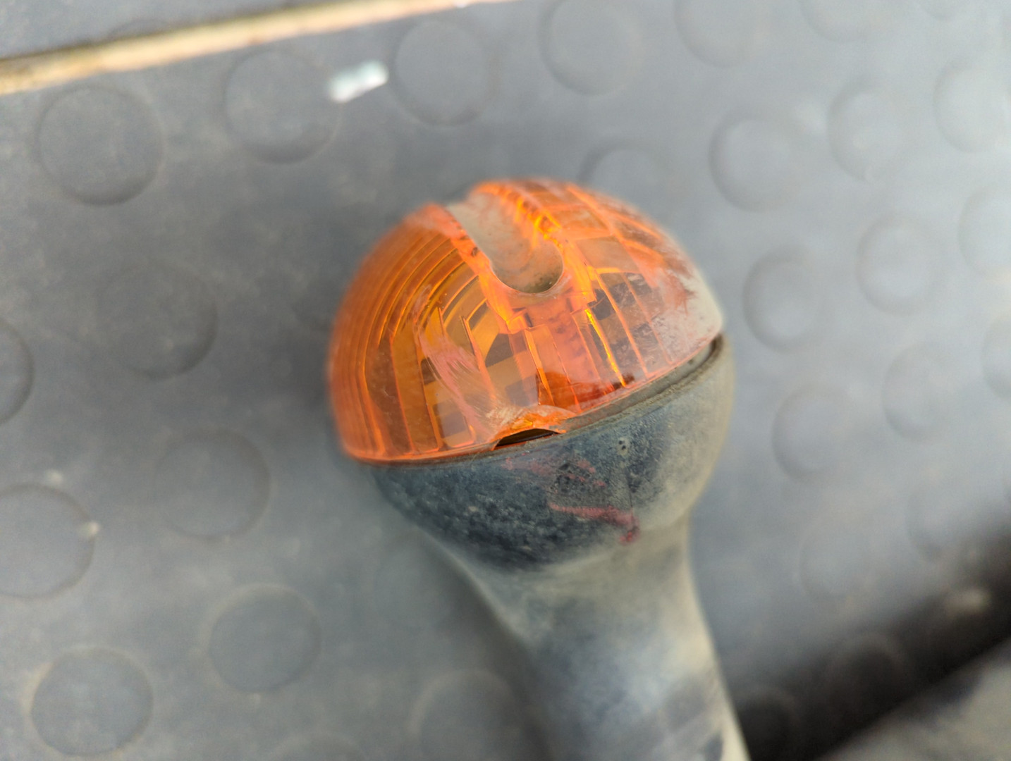 Крыло переднее левое