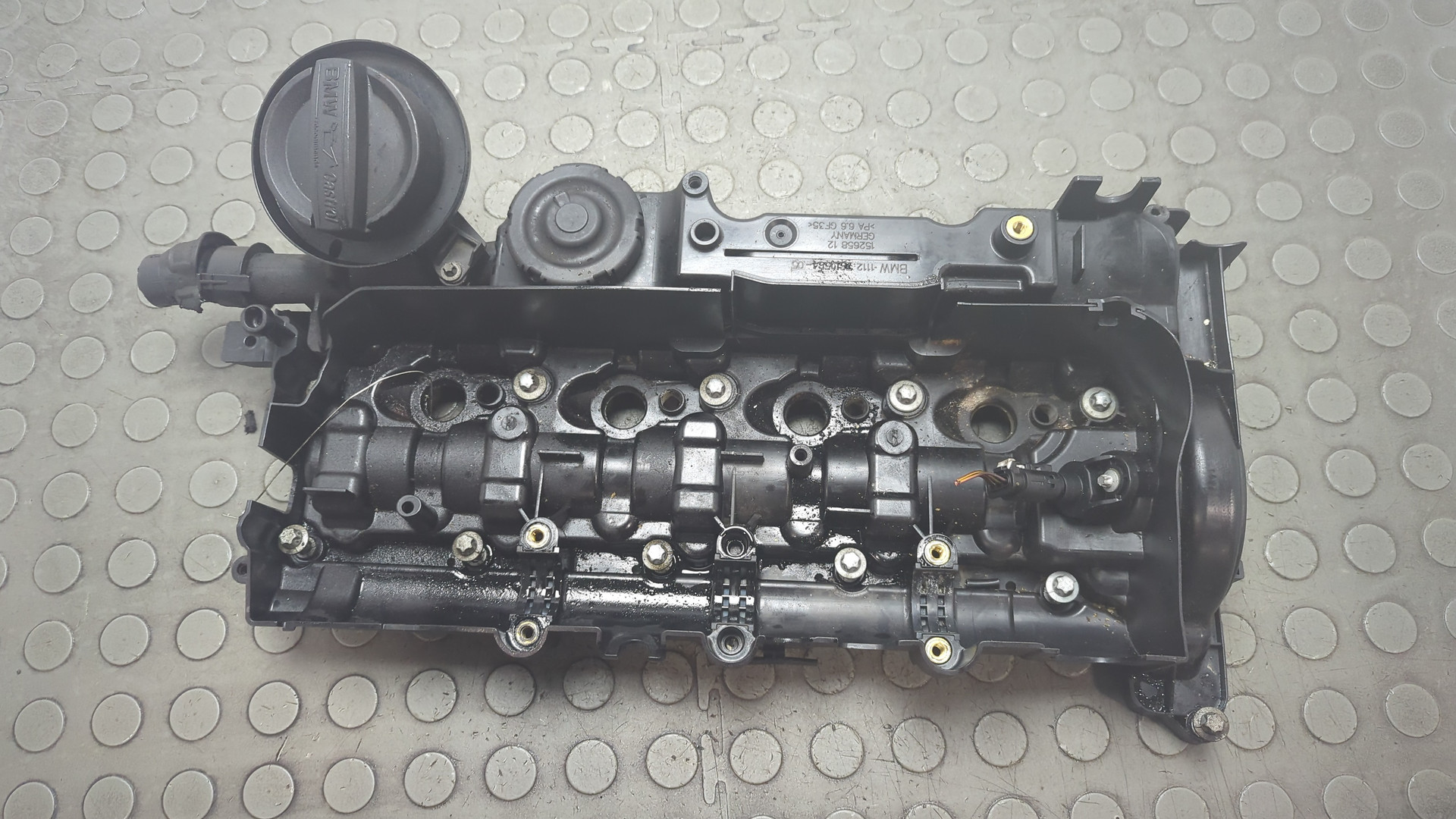 Крышка клапанная ГБЦ