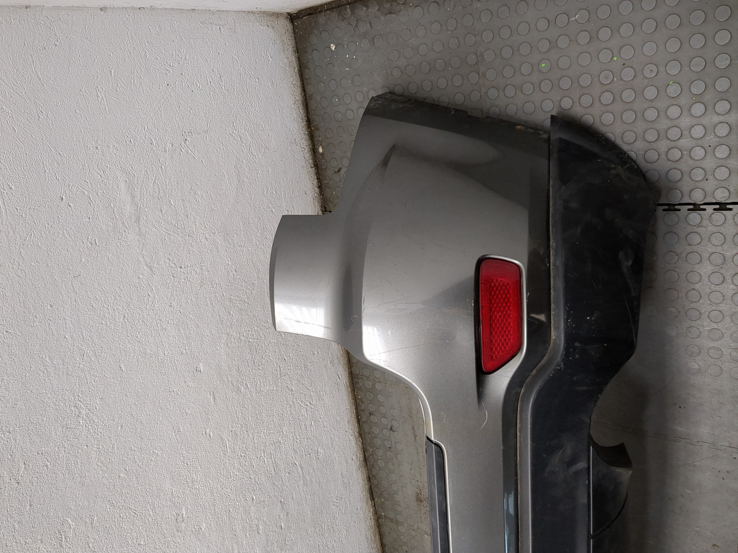 Бампер задний