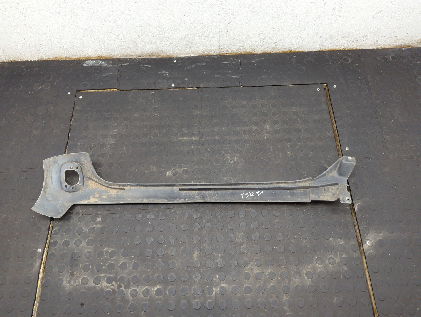 Молдинг лобового стекла