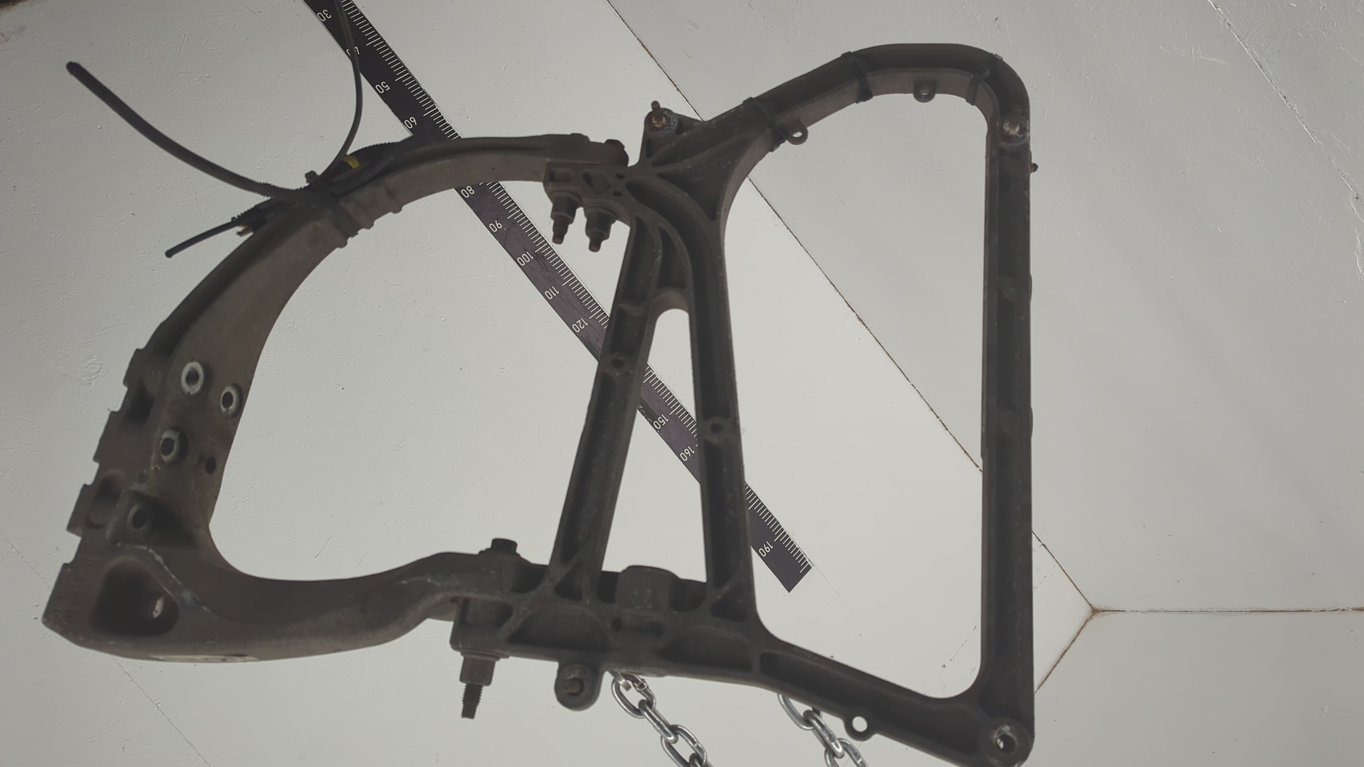 Кронштейн глушителя