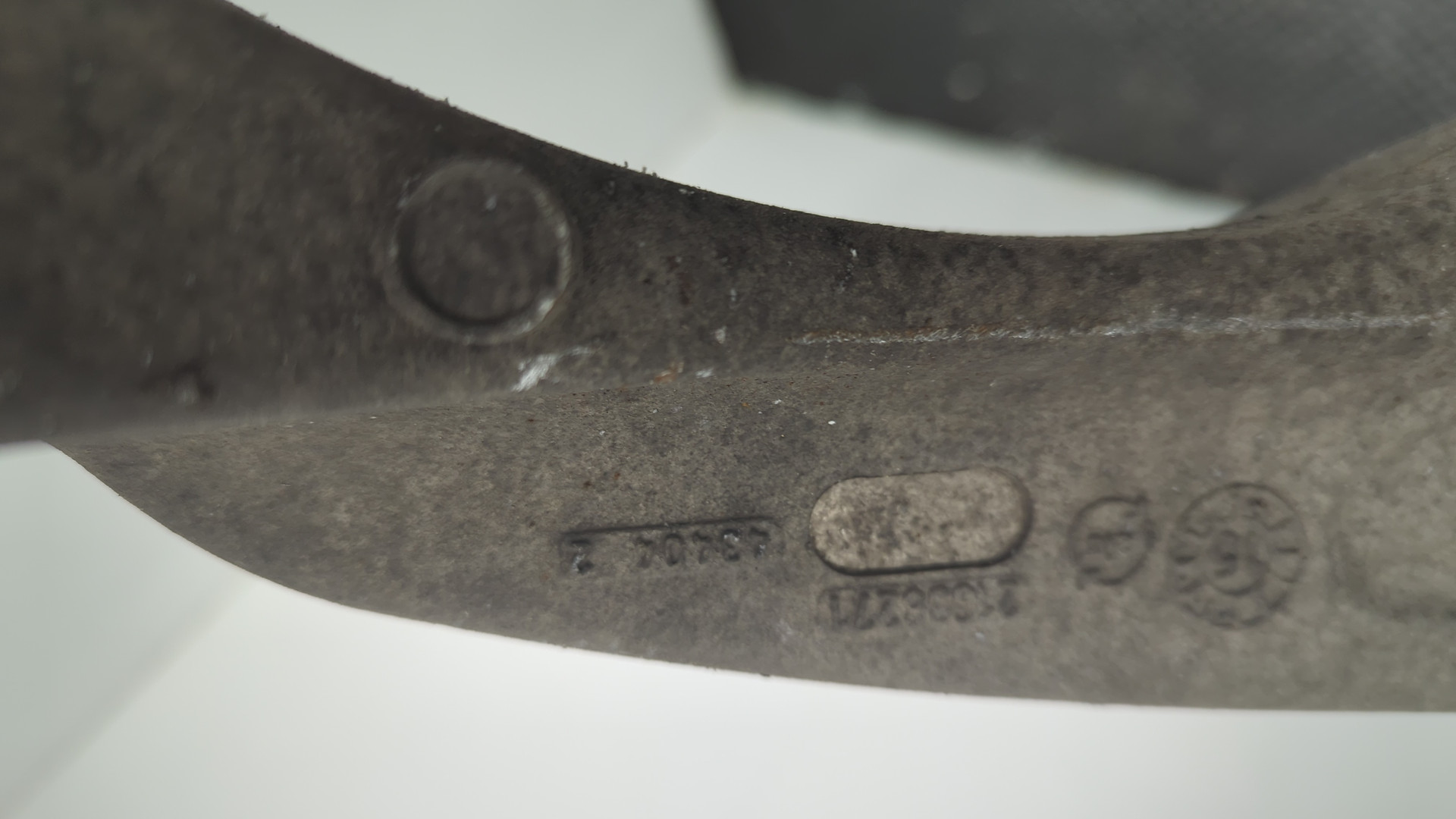 Кронштейн глушителя