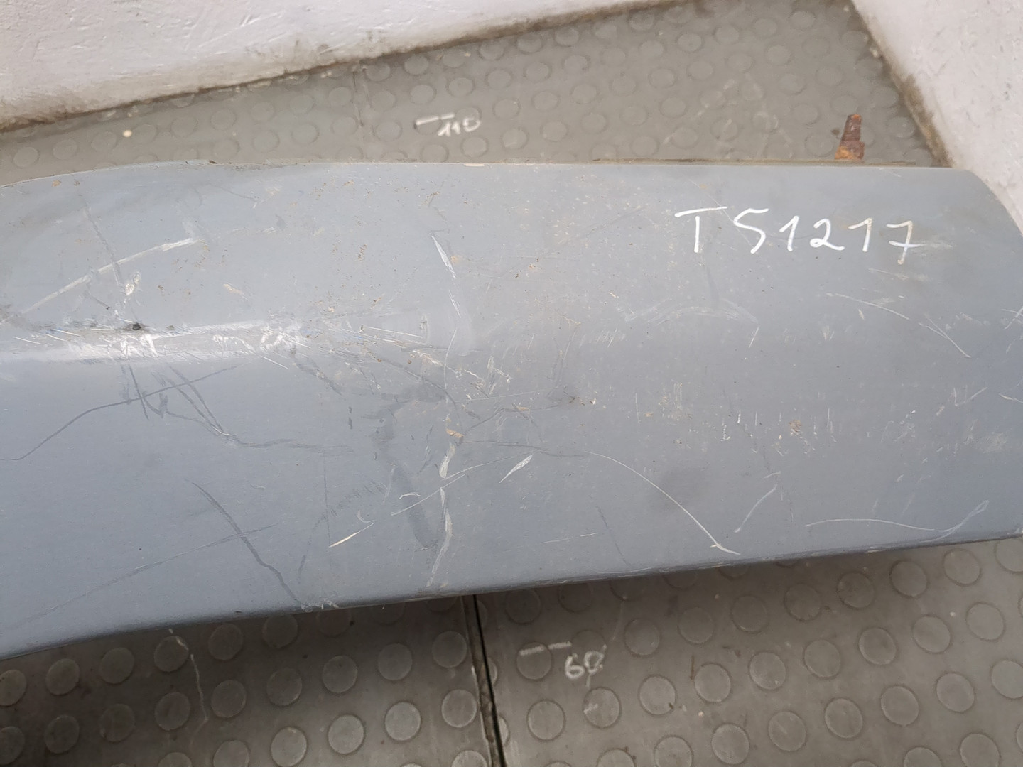 Подножка левая