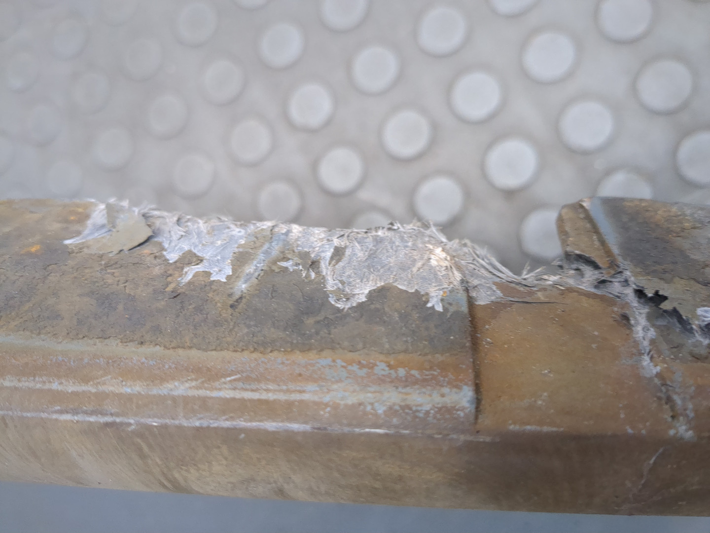 Подножка левая