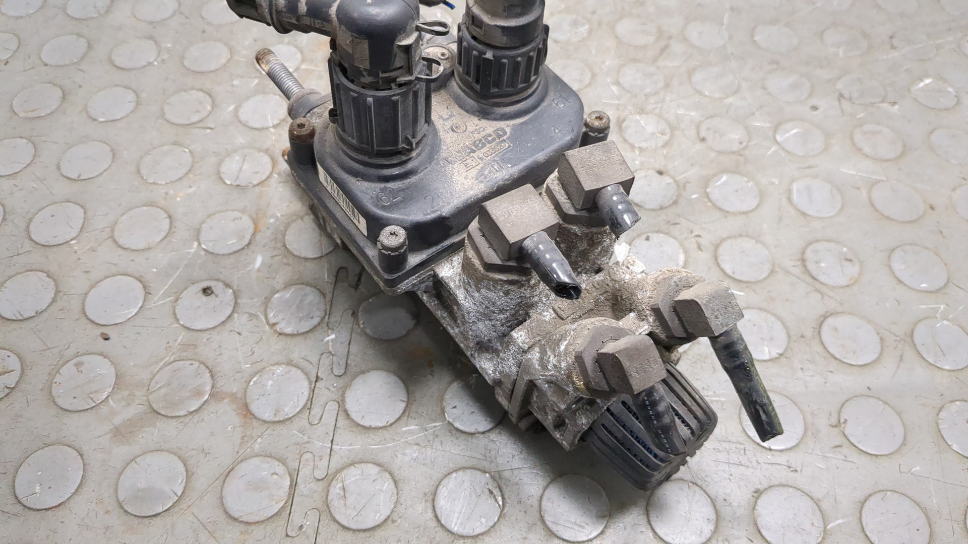 Кран тормозной главный