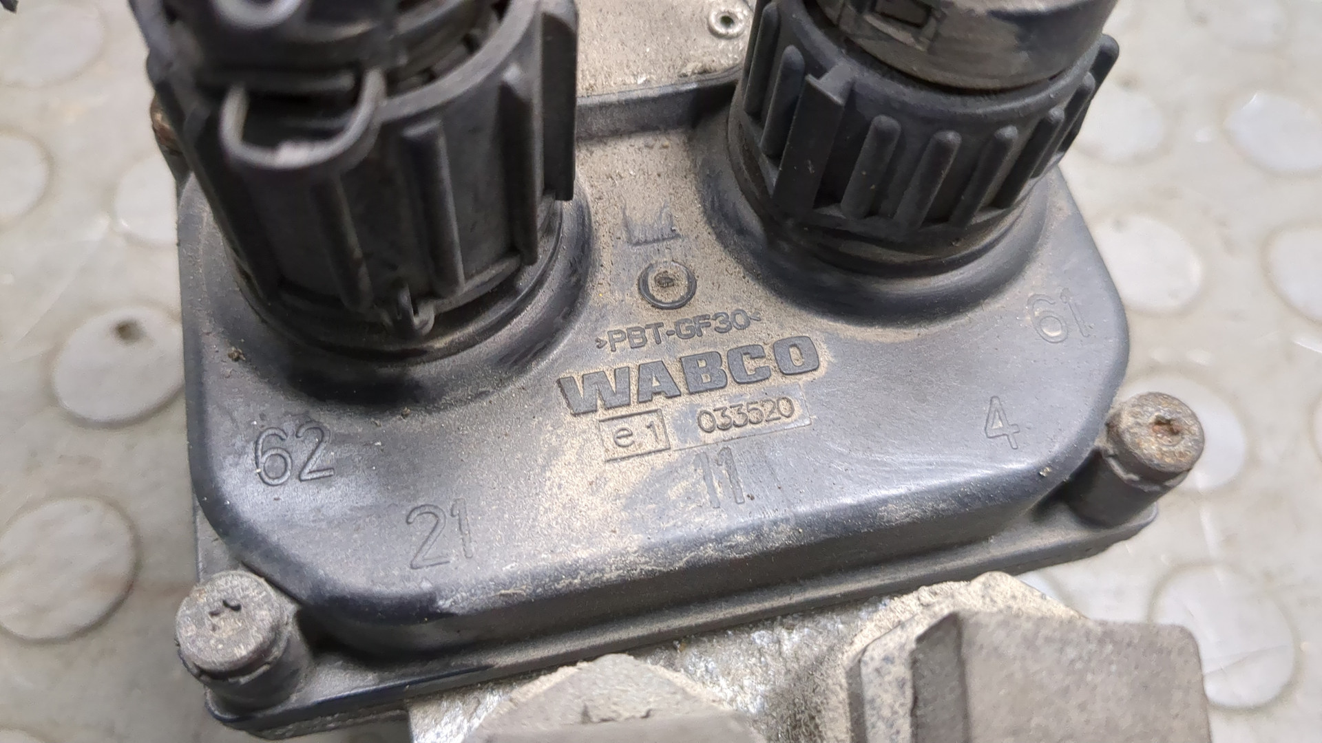 Кран тормозной главный