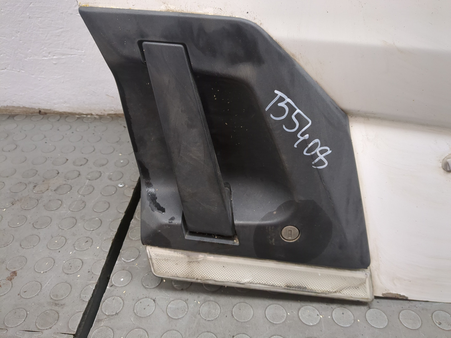 Дверь передняя правая