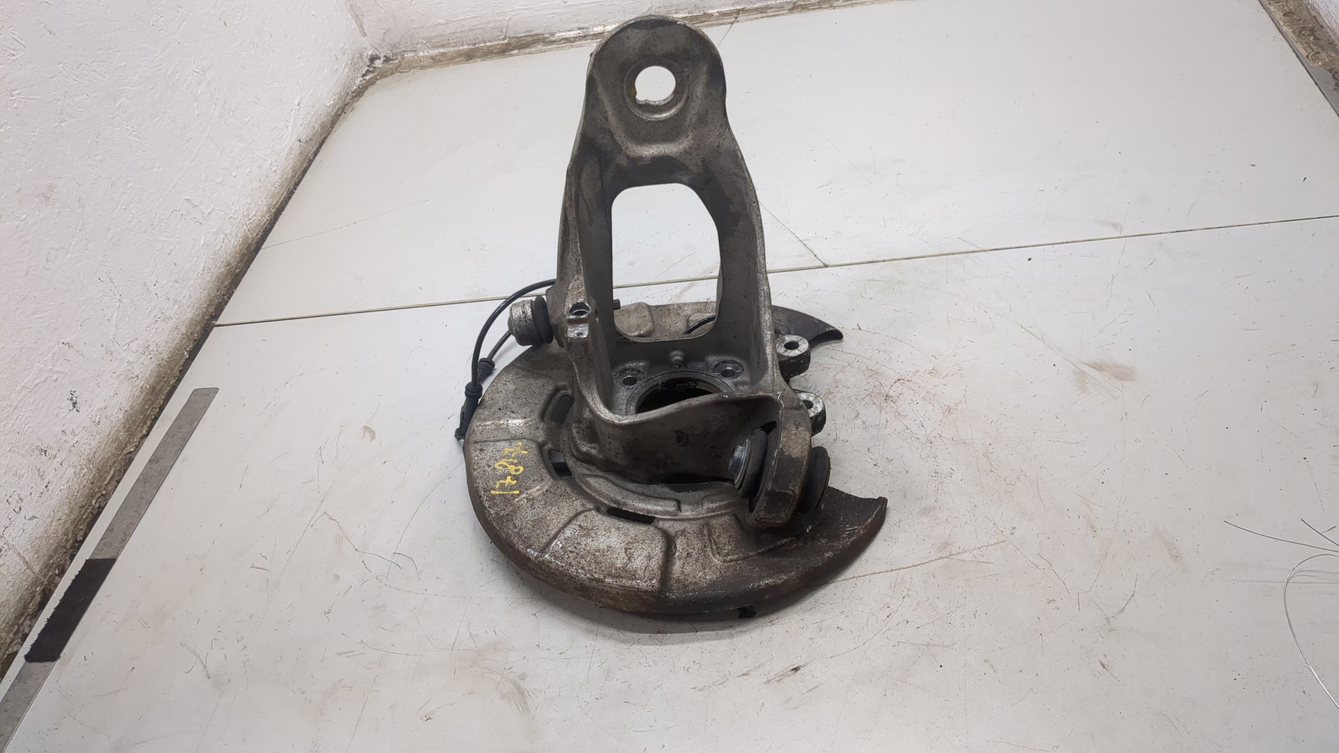 Кулак поворотный задний правый