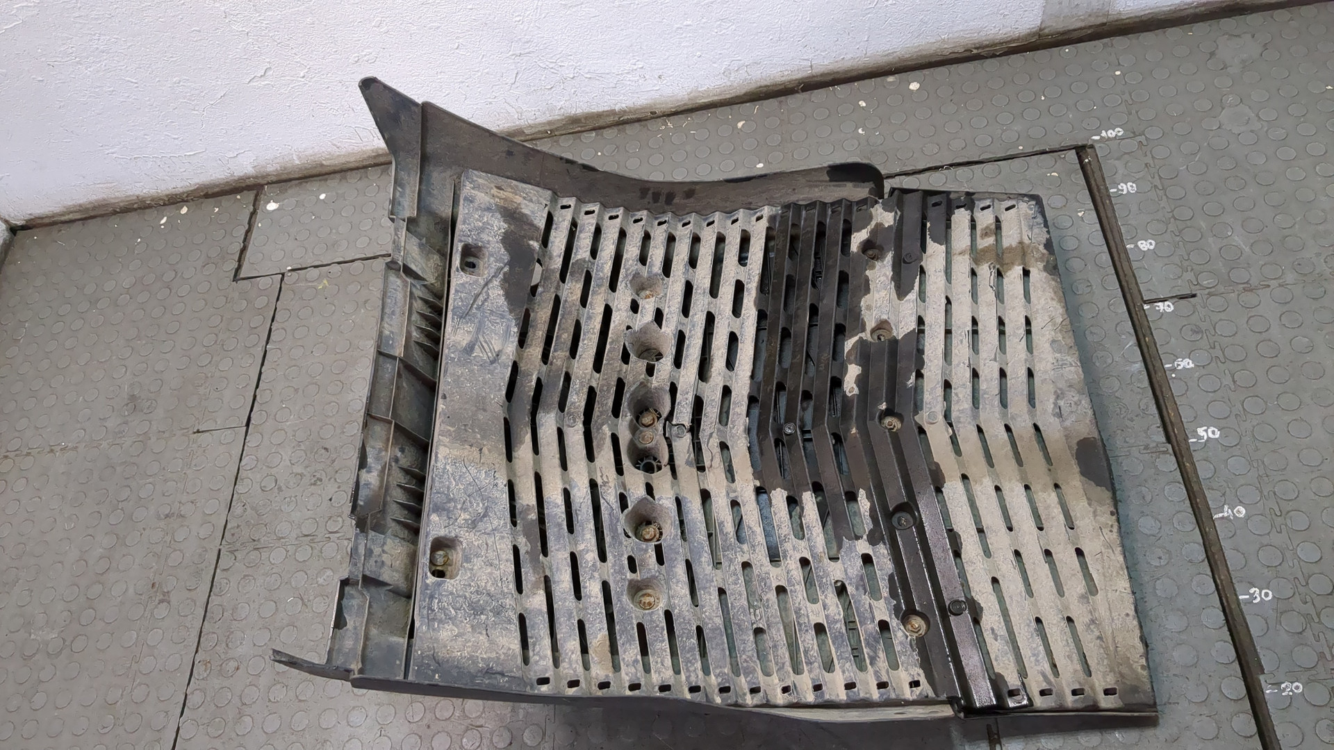 Крыло заднее правое