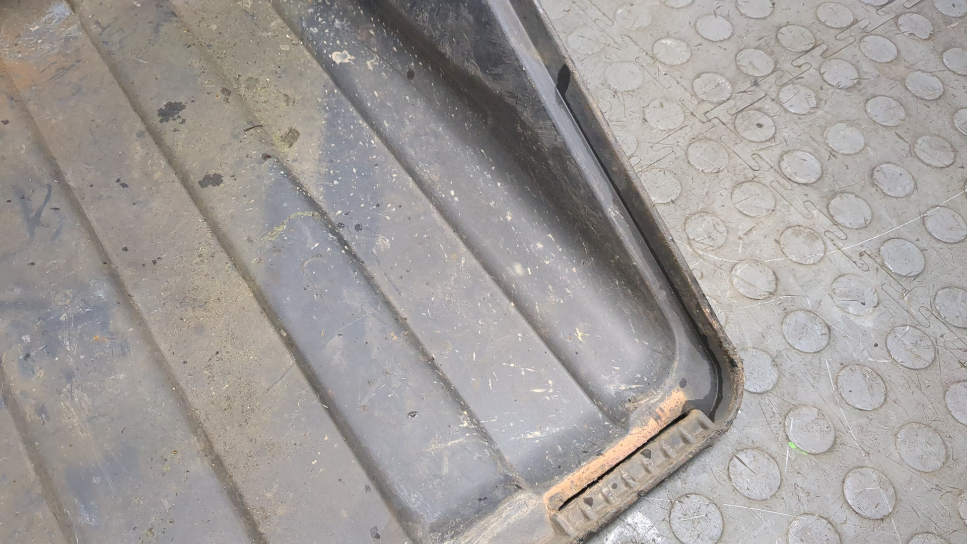 Крышка аккумулятора