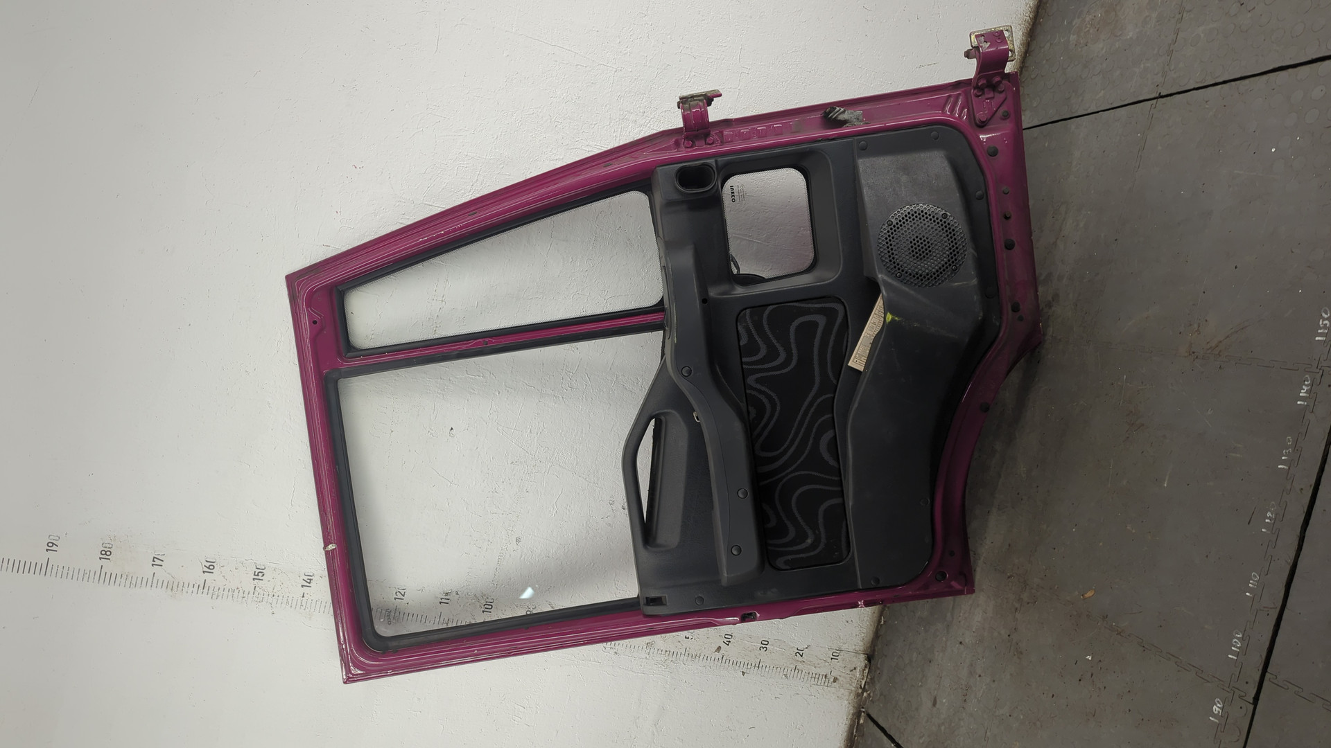 Дверь передняя левая