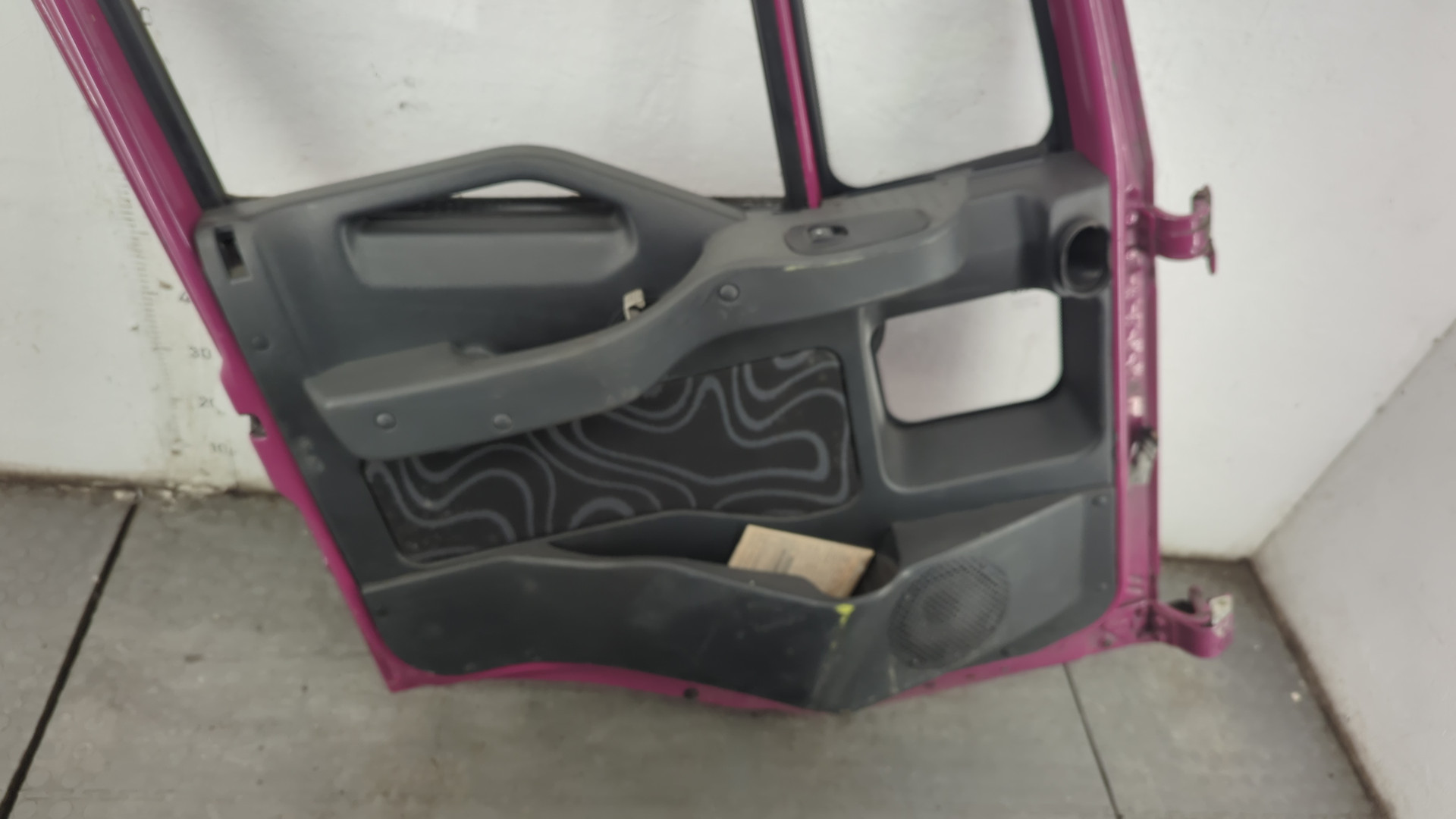 Дверь передняя левая