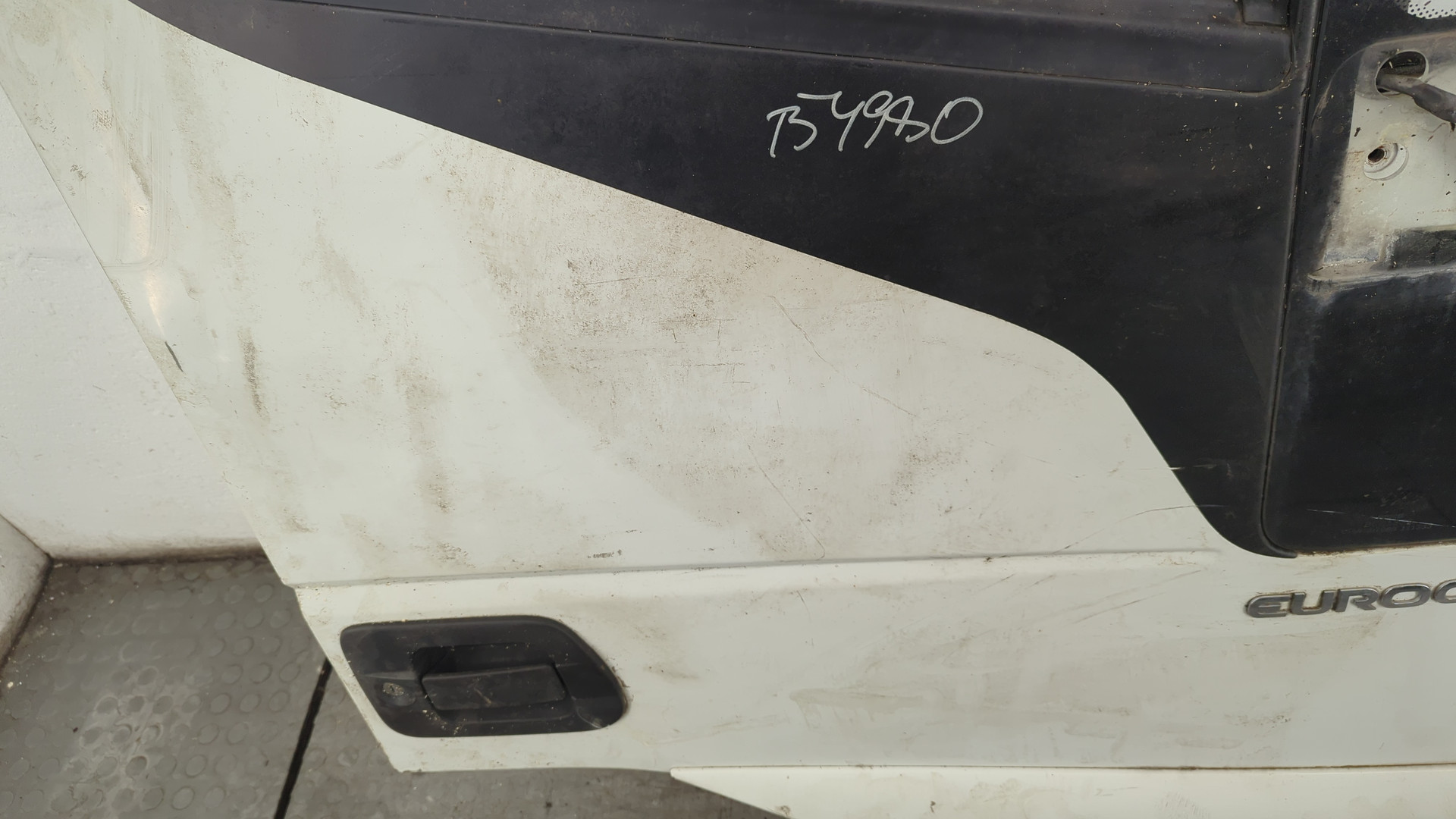 Дверь передняя правая