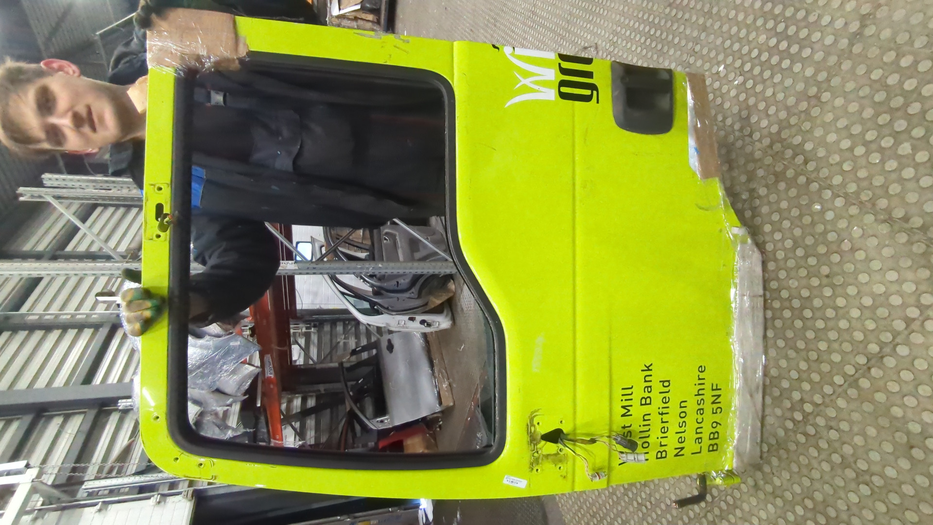 Дверь передняя левая