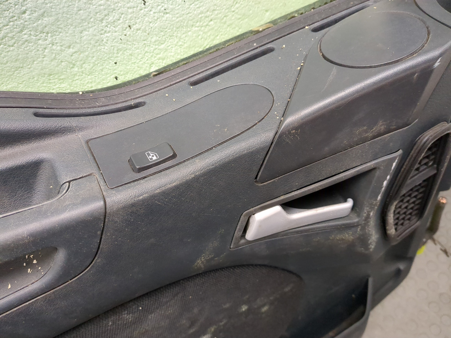 Дверь передняя левая