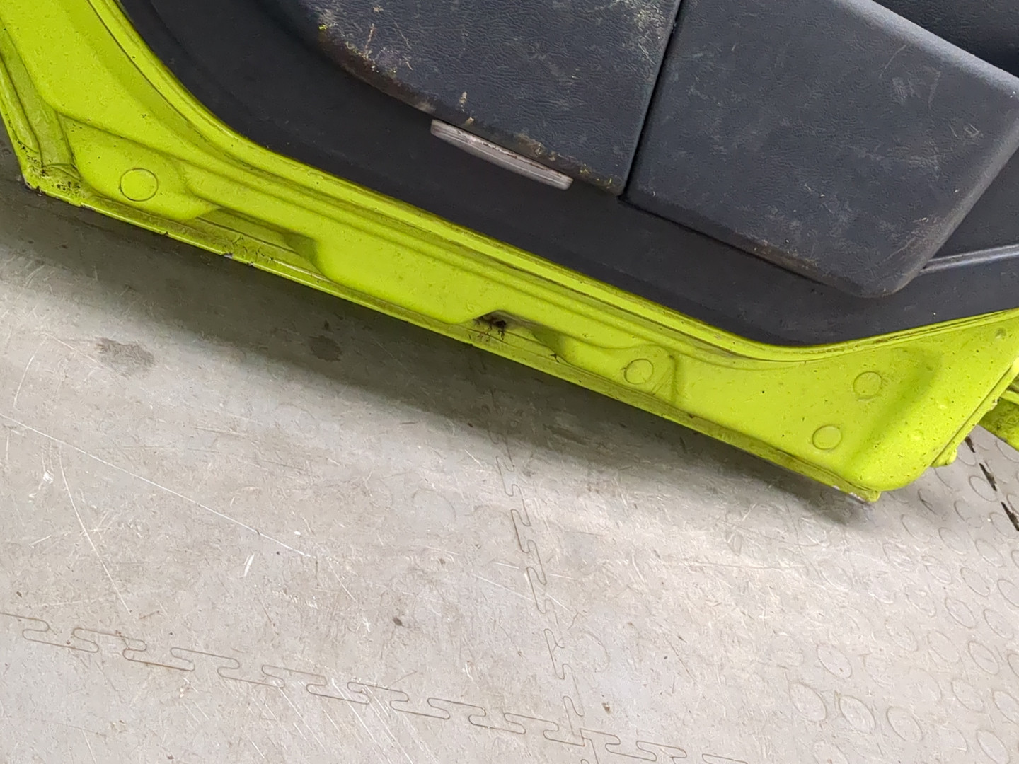 Дверь передняя левая