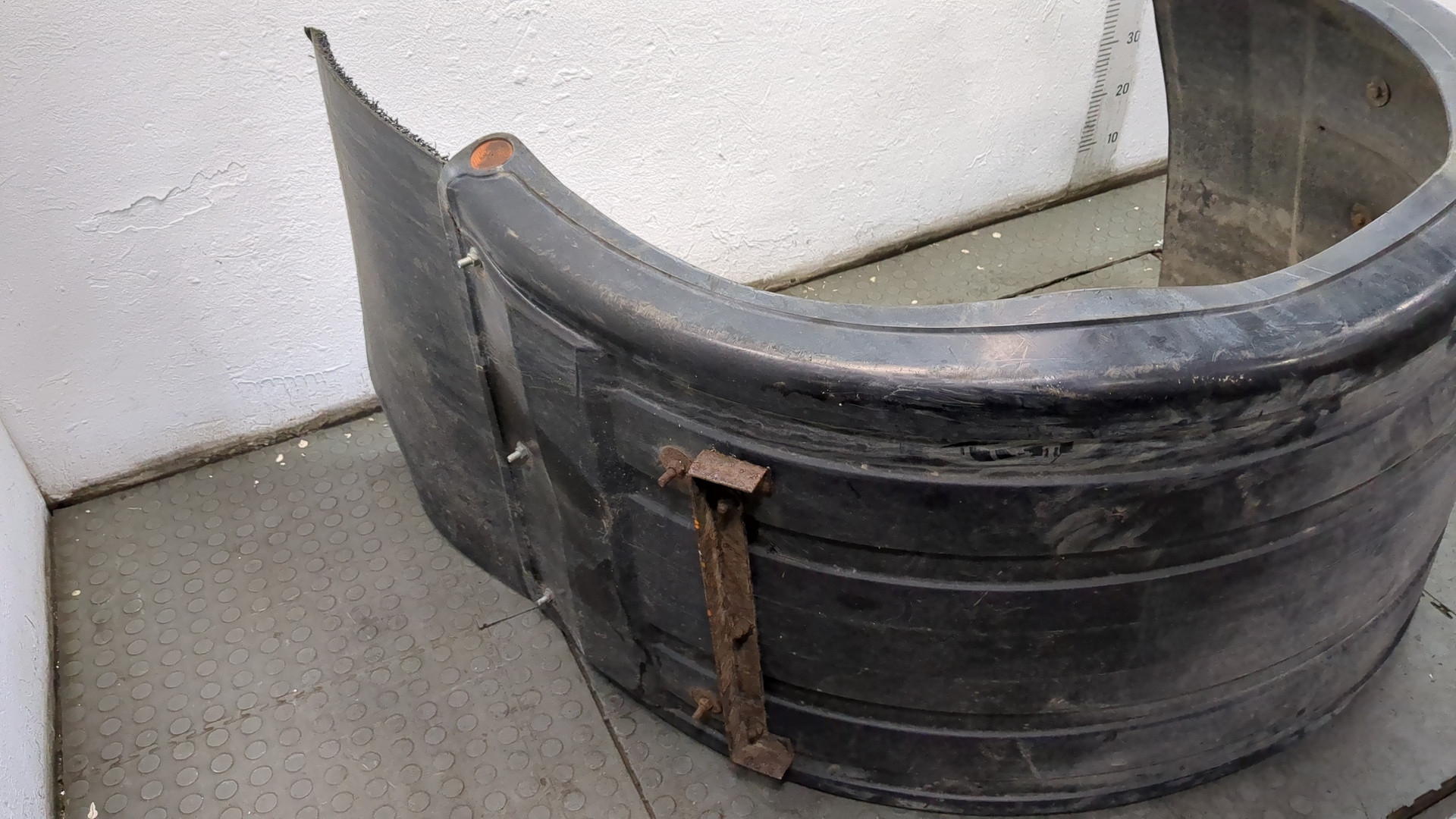 Крыло заднее левое