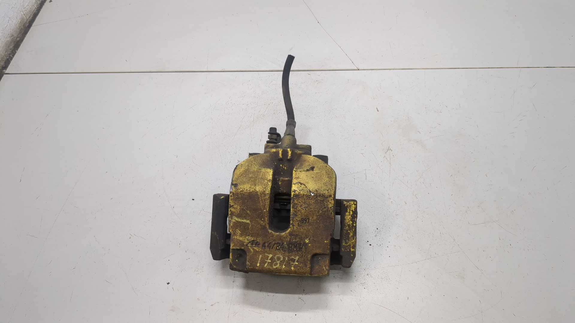 Суппорт задний левый