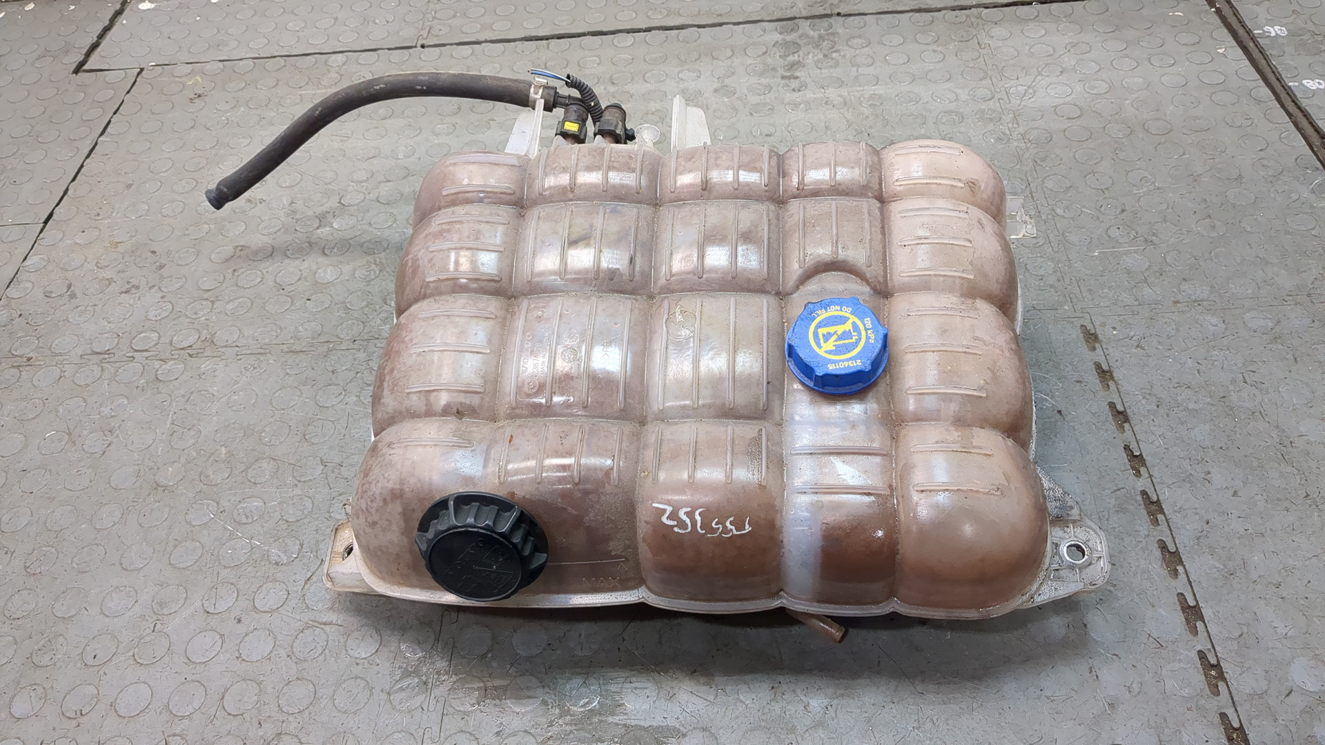 Бачок расширительный