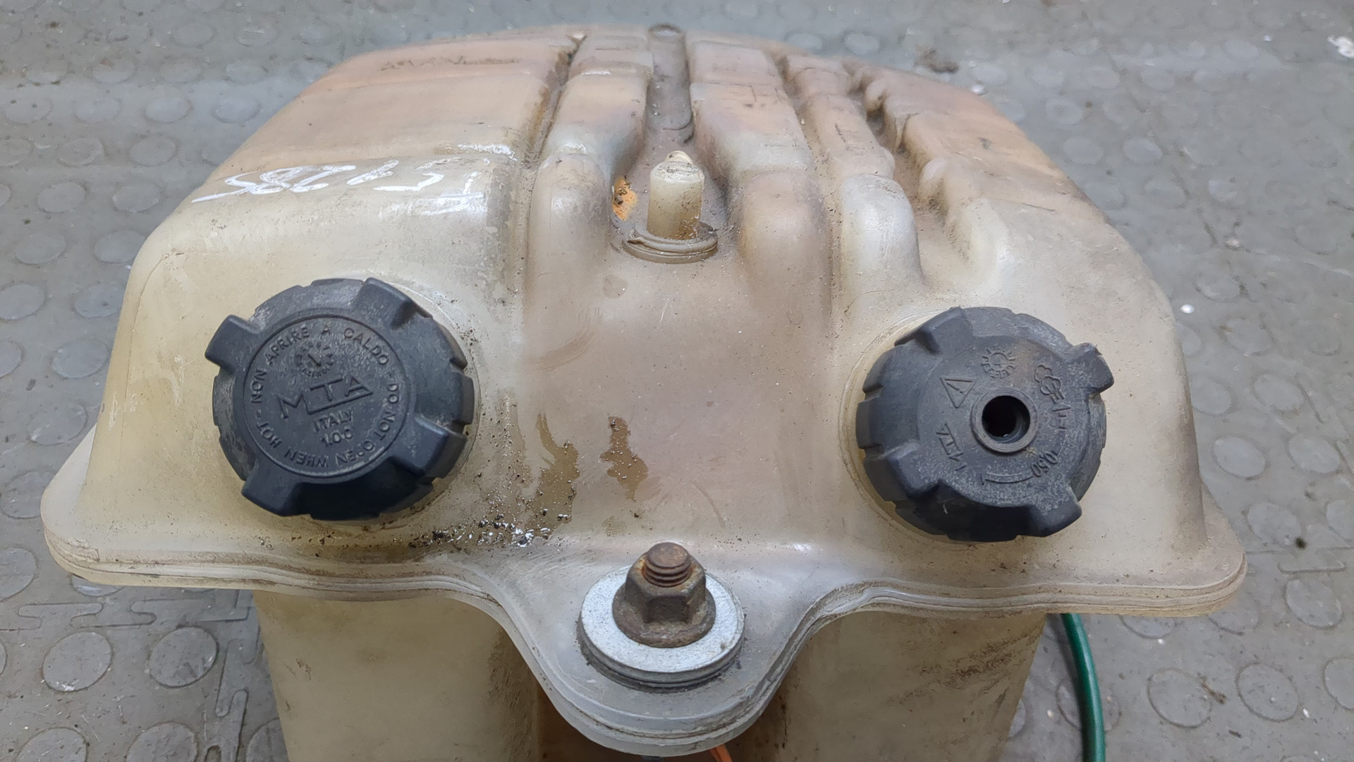 Бачок расширительный