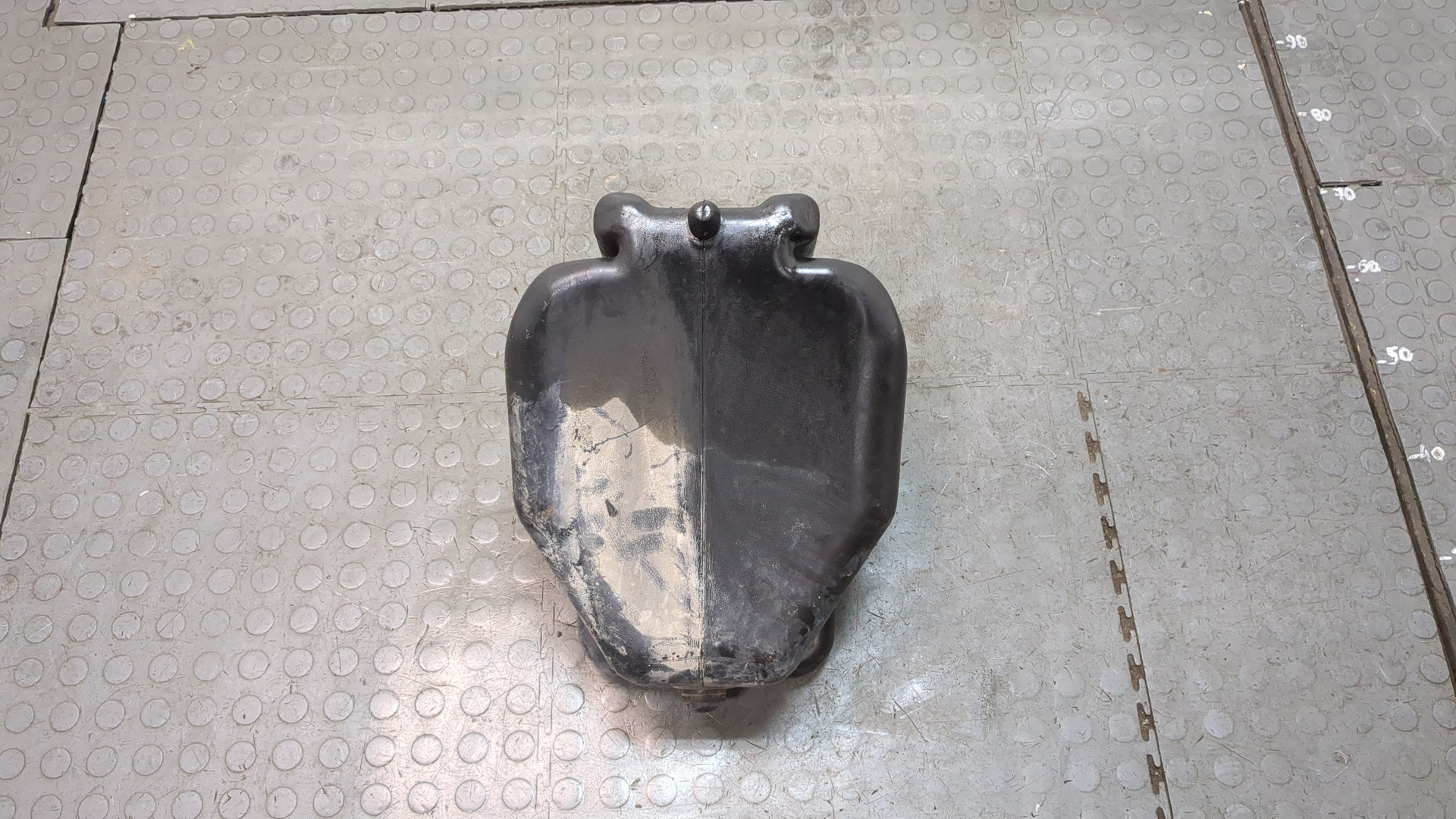 Бачок омывателя лобового стекла