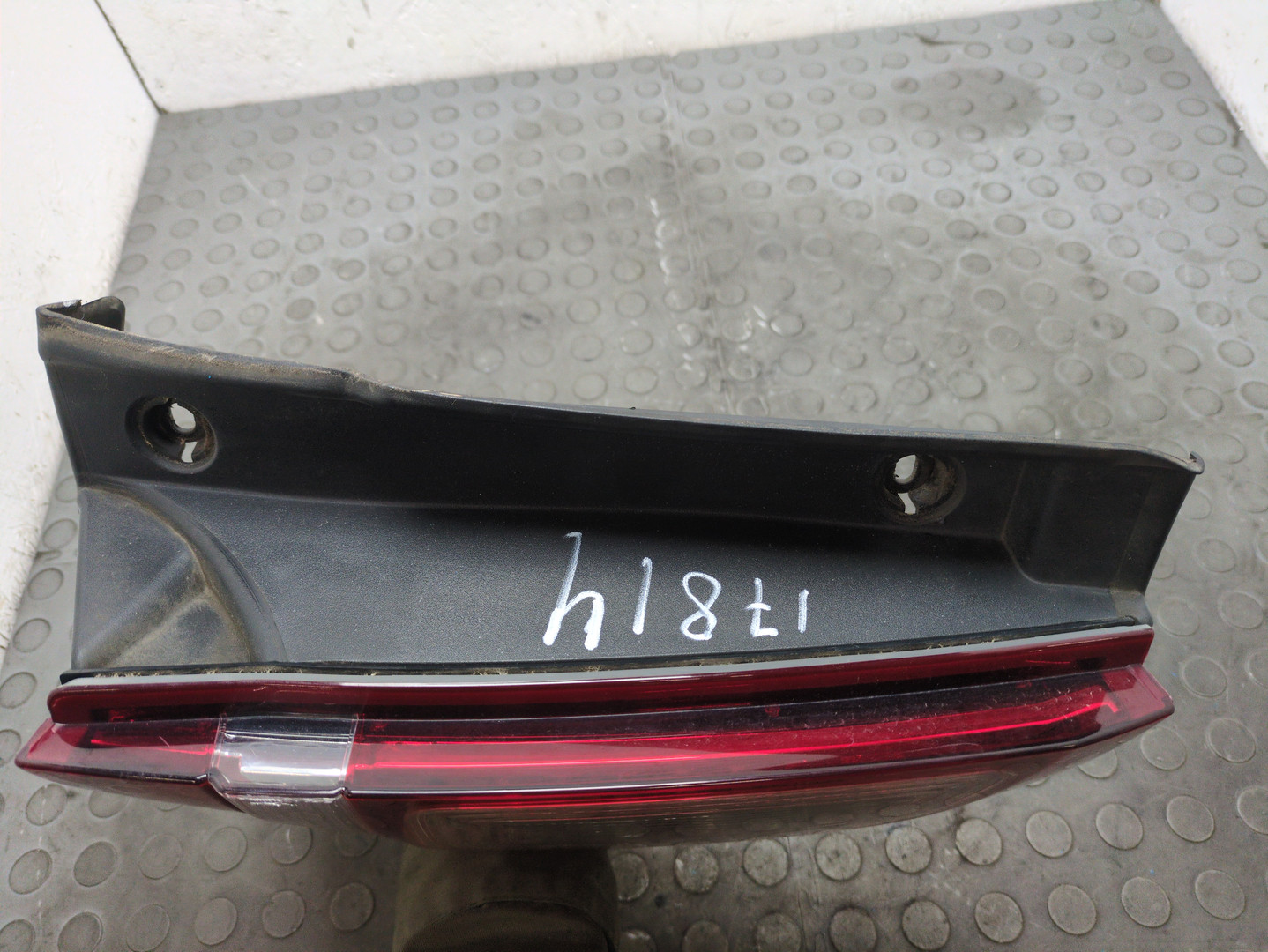 Фонарь задний левый