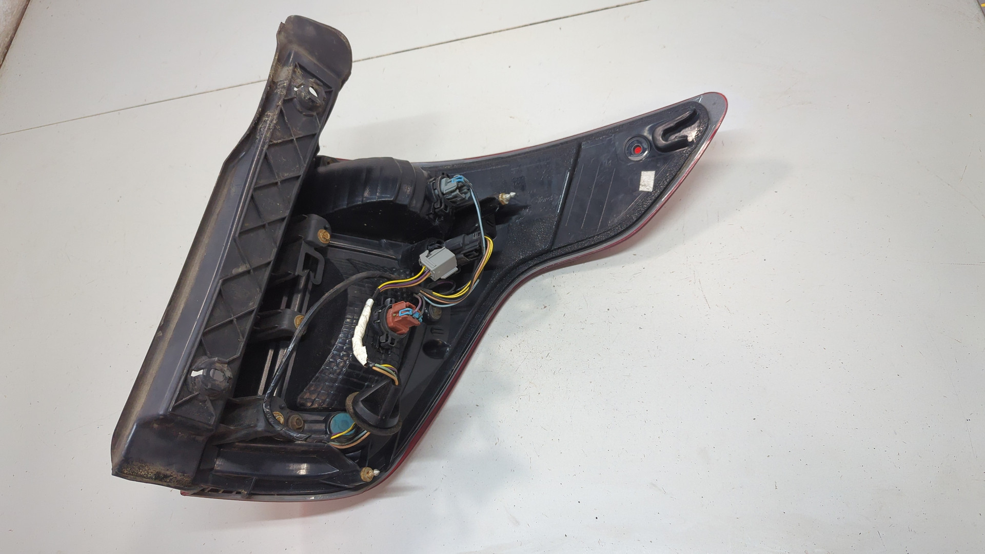 Фонарь задний левый