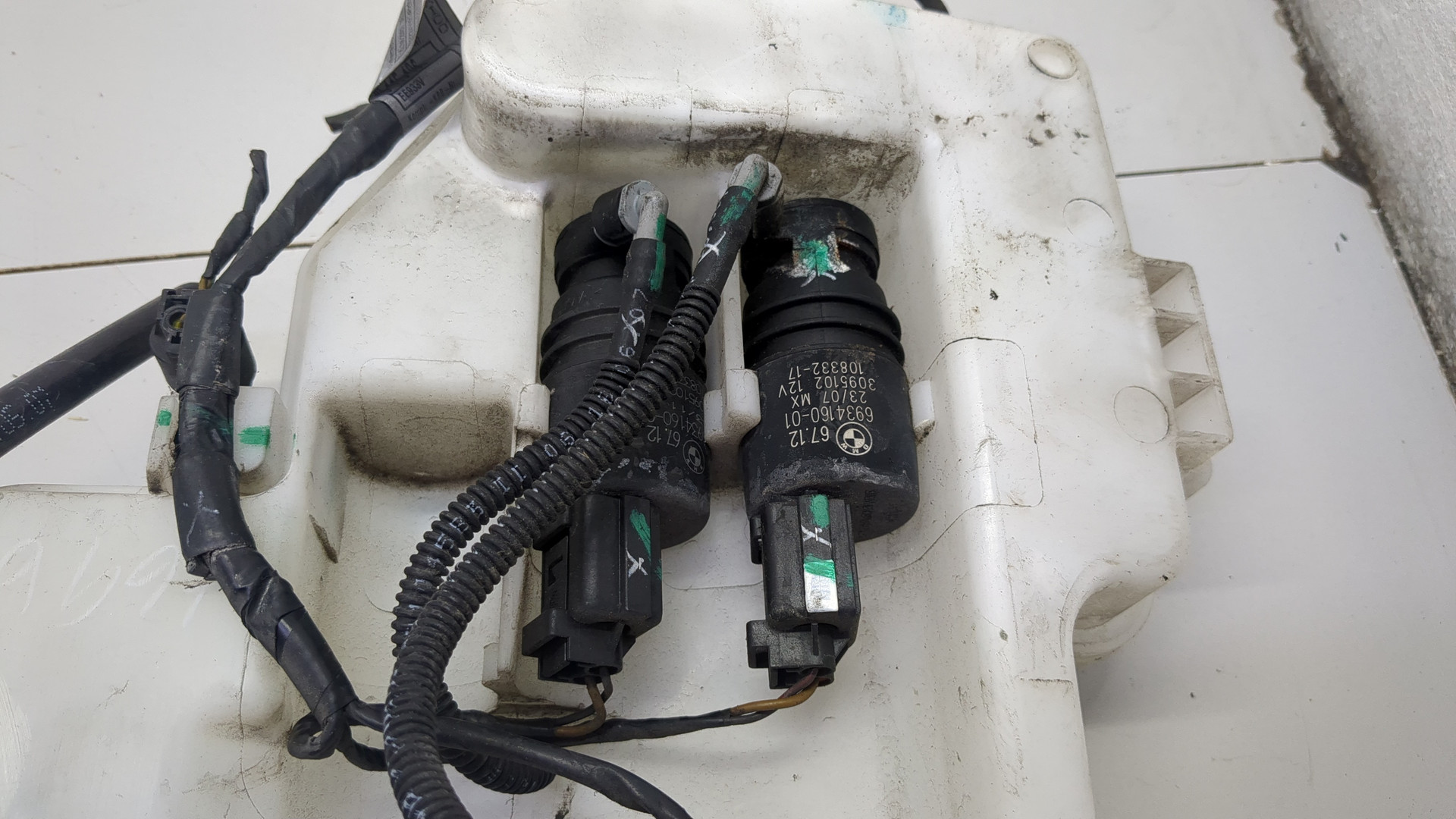 Бачок омывателя лобового стекла